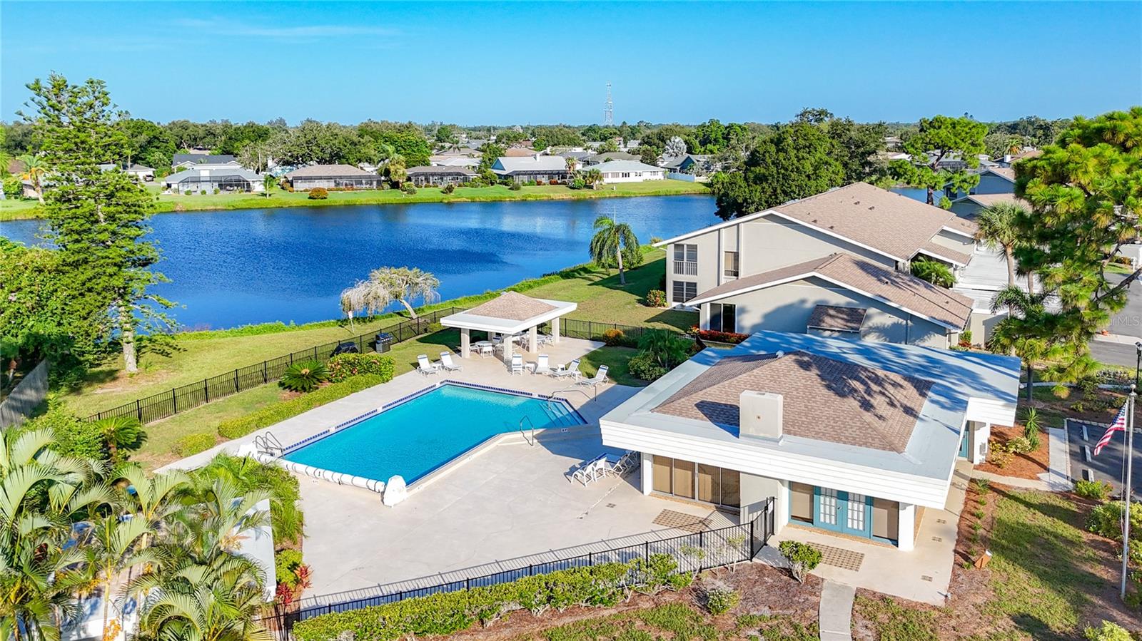 1407 PINE LAKE DR #7, VENICE, FL — photo 2