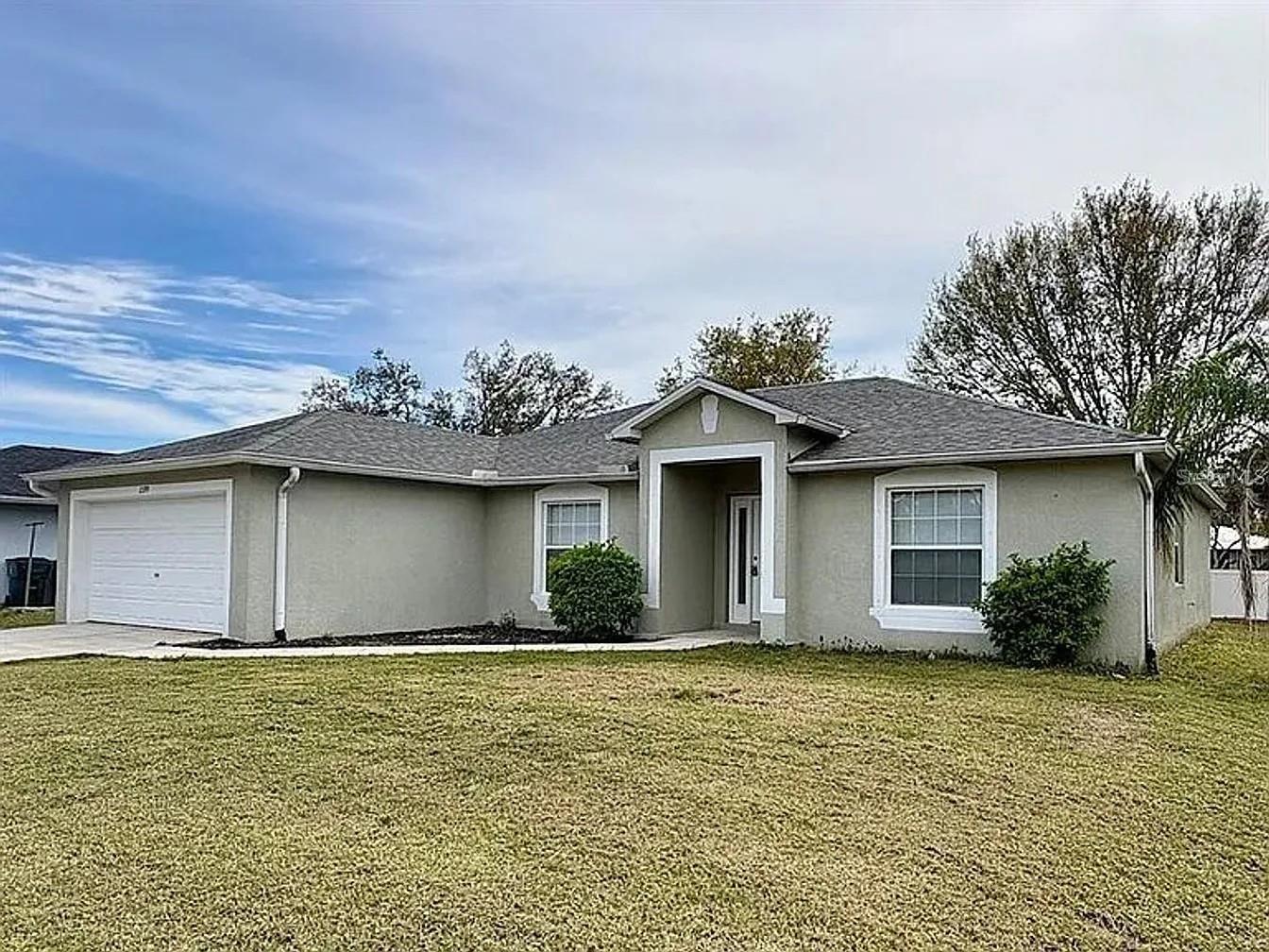 2399 ORACLE LN, NORTH PORT, FL