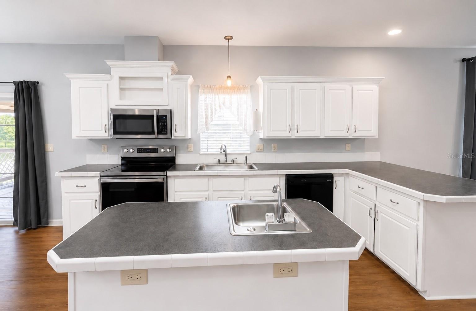 13718 COUNTY ROAD 109D-3, LADY LAKE, FL — photo 10