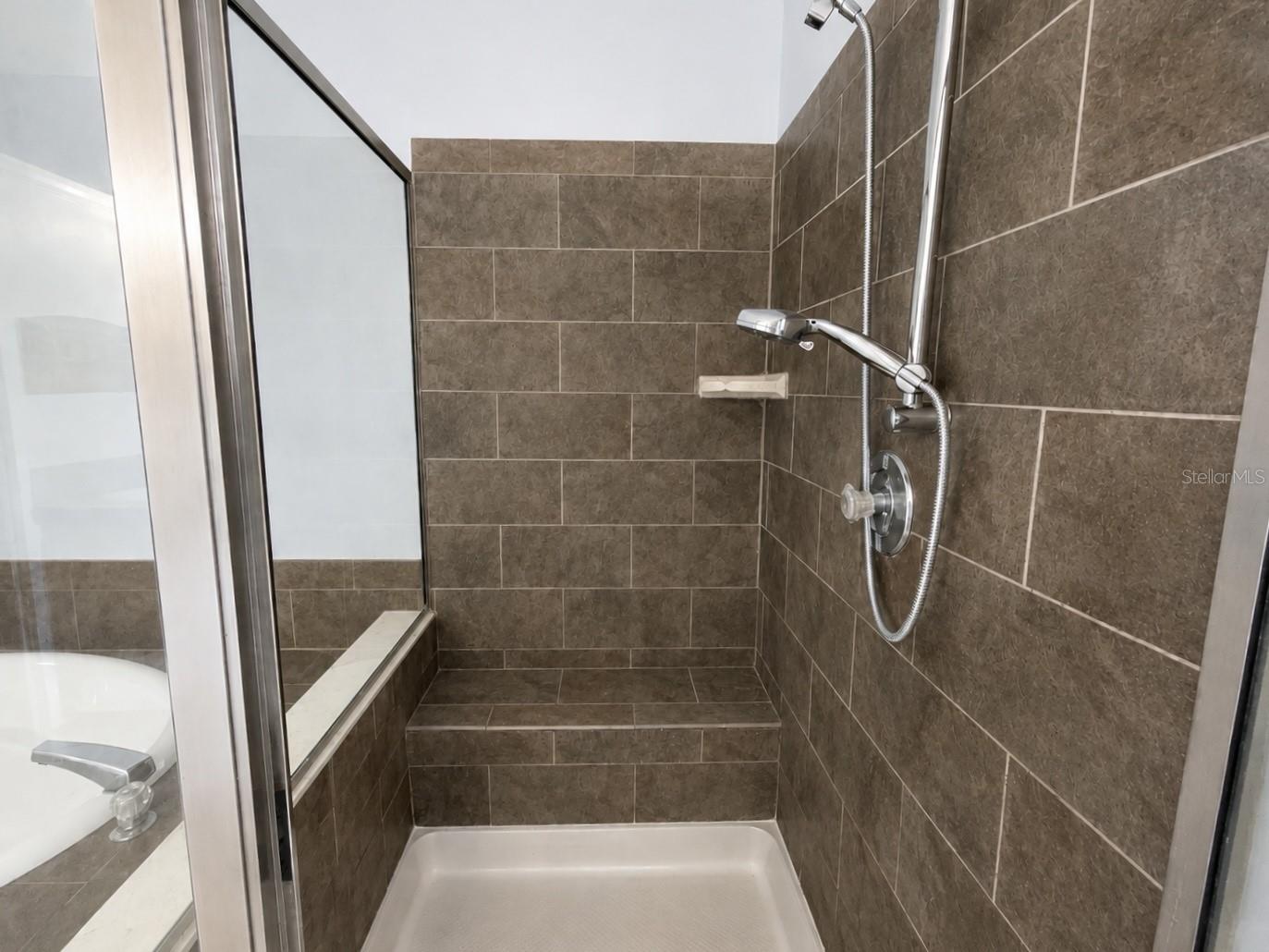 13718 COUNTY ROAD 109D-3, LADY LAKE, FL — photo 18