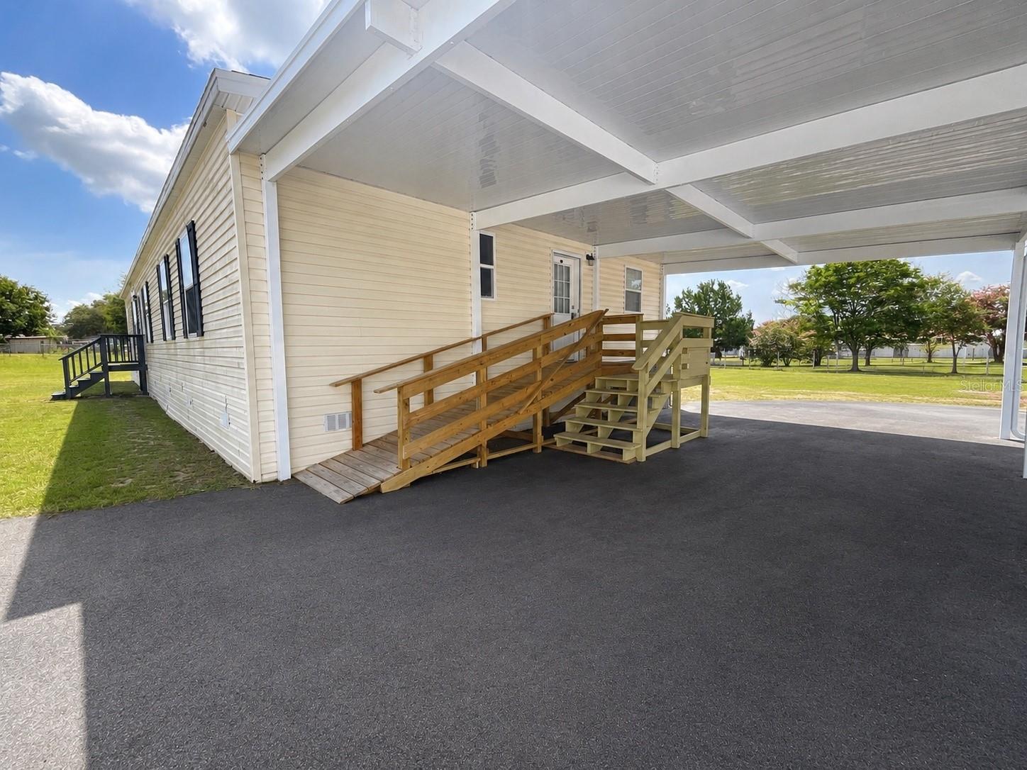 13718 COUNTY ROAD 109D-3, LADY LAKE, FL — photo 42