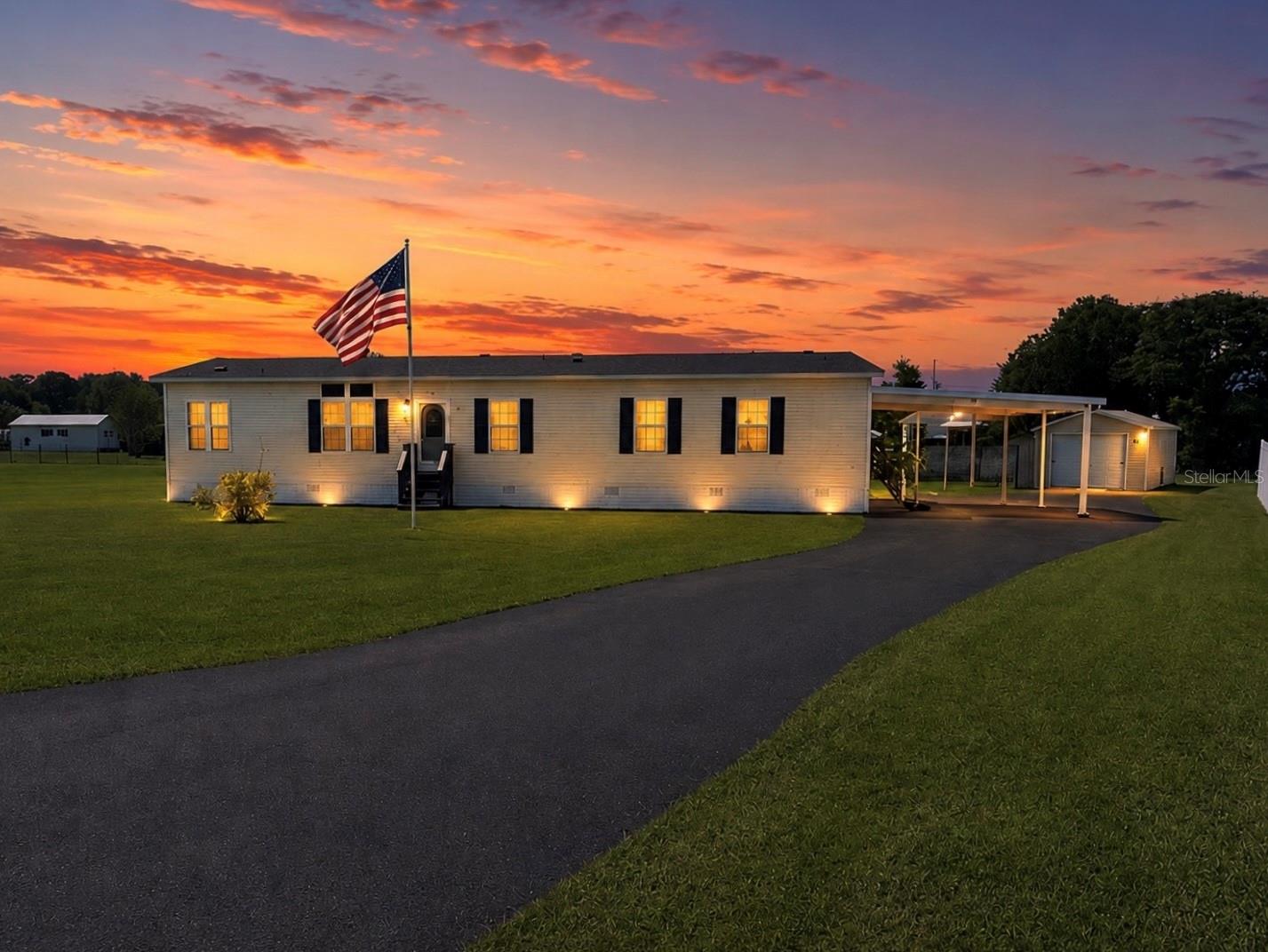 13718 COUNTY ROAD 109D-3, LADY LAKE, FL