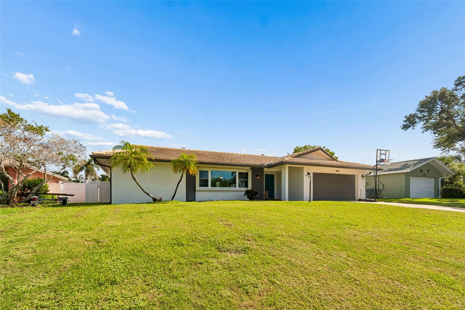 13901 88TH TER, SEMINOLE, FL — photo 4