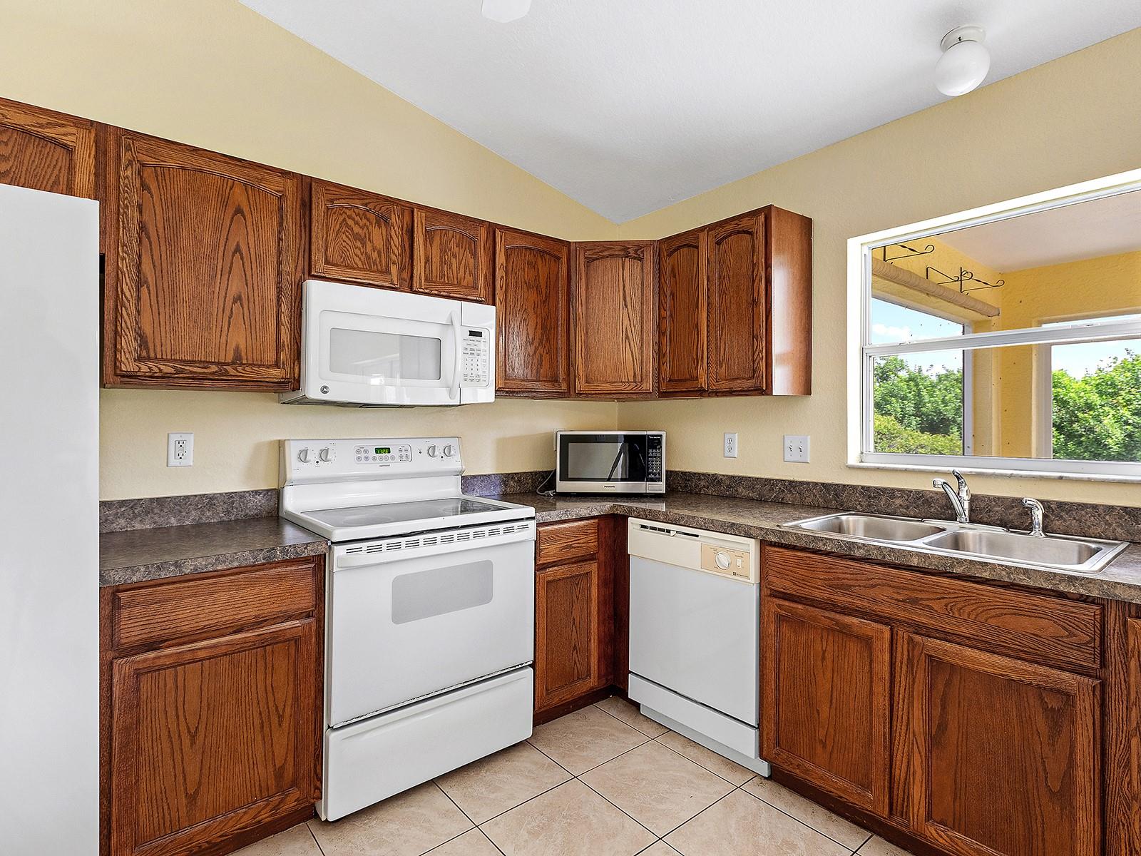 12404 WILLMINGTON BLVD, PORT CHARLOTTE, FL — photo 10
