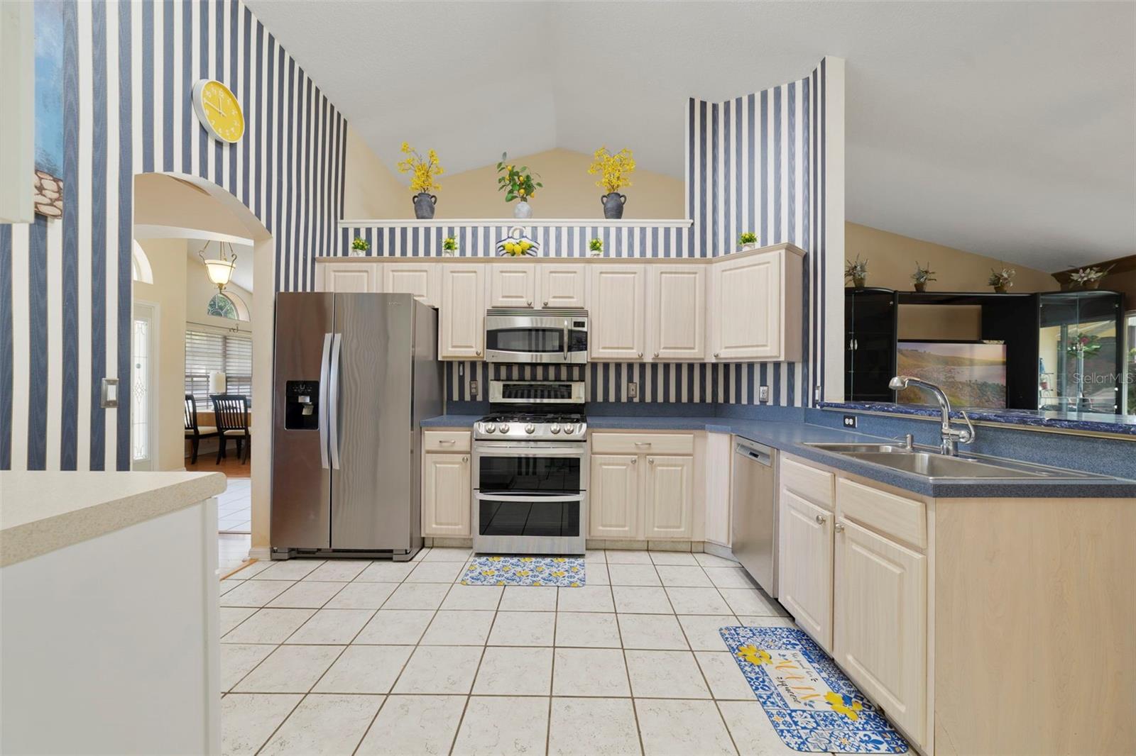 255 LOMA DEL SOL DR, DAVENPORT, FL — photo 4