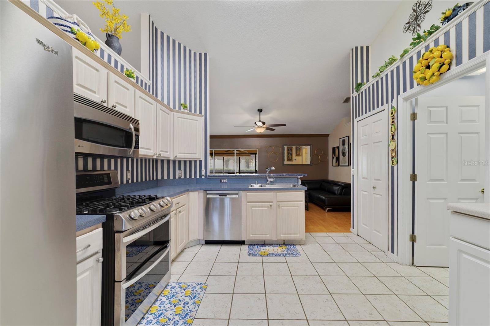 255 LOMA DEL SOL DR, DAVENPORT, FL — photo 5