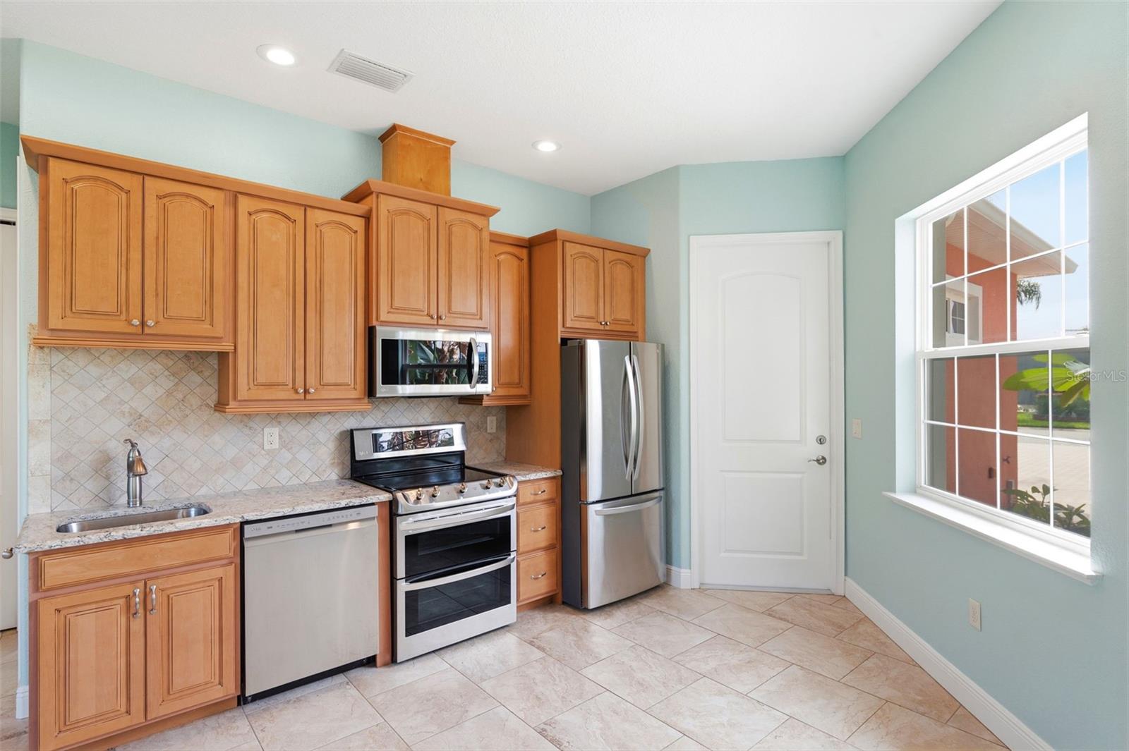 3210 GREAT HERON LOOP, POLK CITY, FL — photo 12