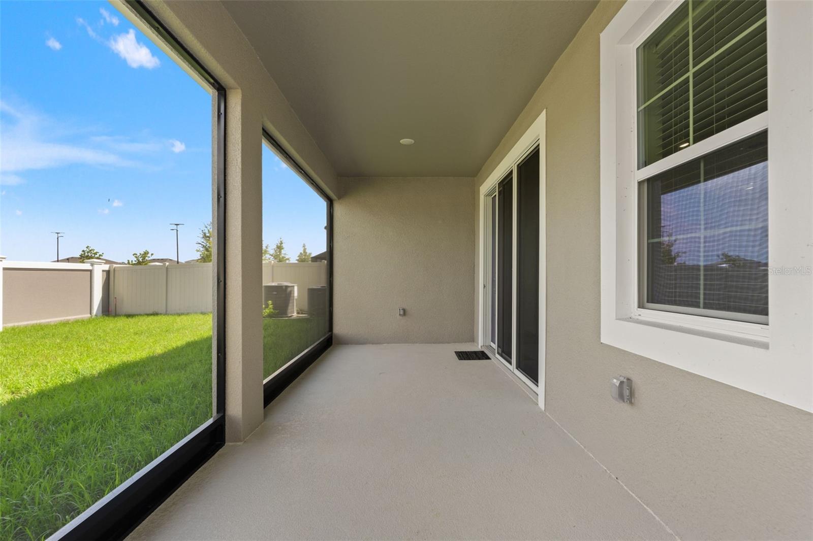 10412 FIELDSTONE MYRTLE WAY, SAN ANTONIO, FL — photo 8
