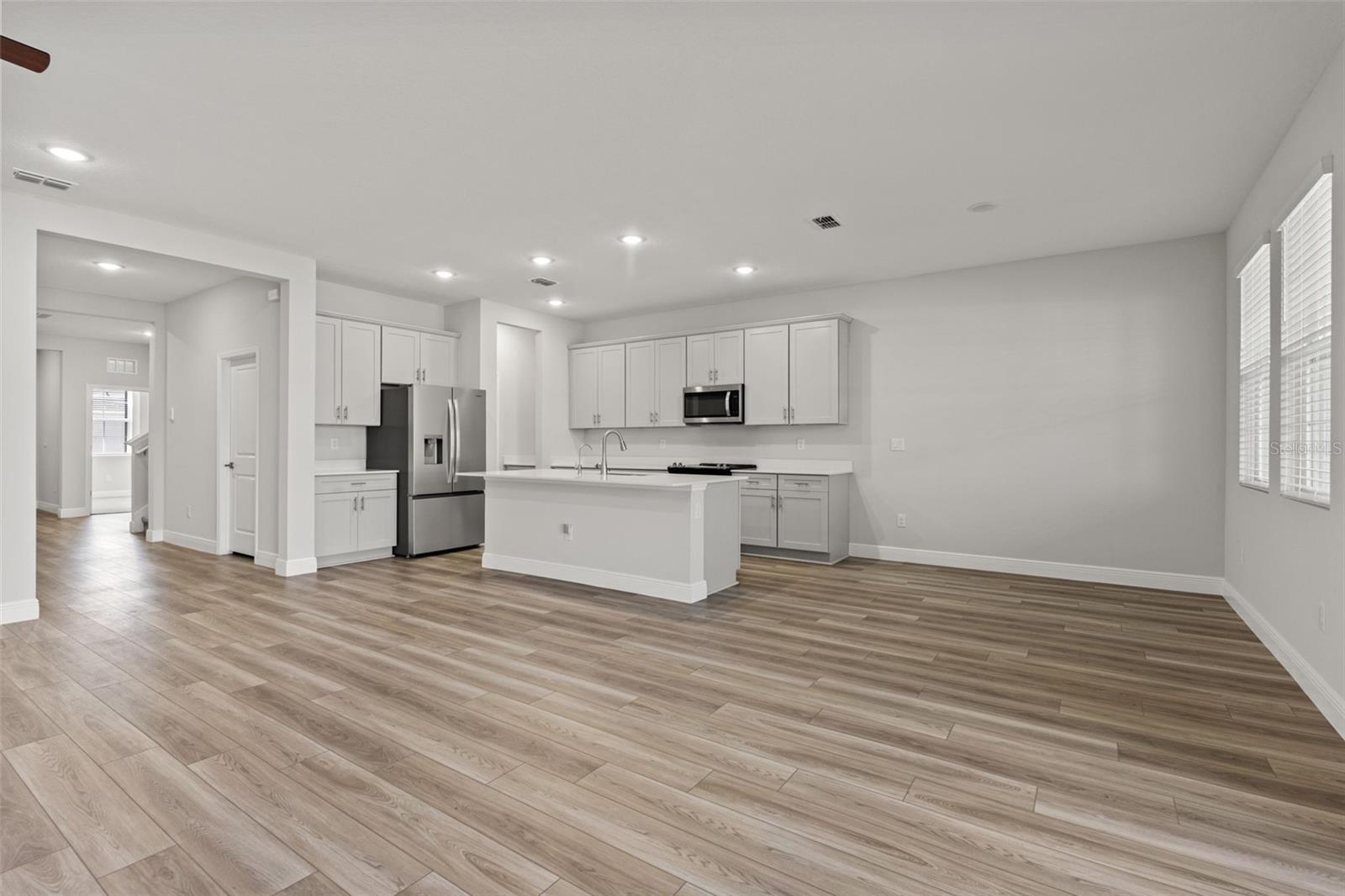 10412 FIELDSTONE MYRTLE WAY, SAN ANTONIO, FL — photo 21