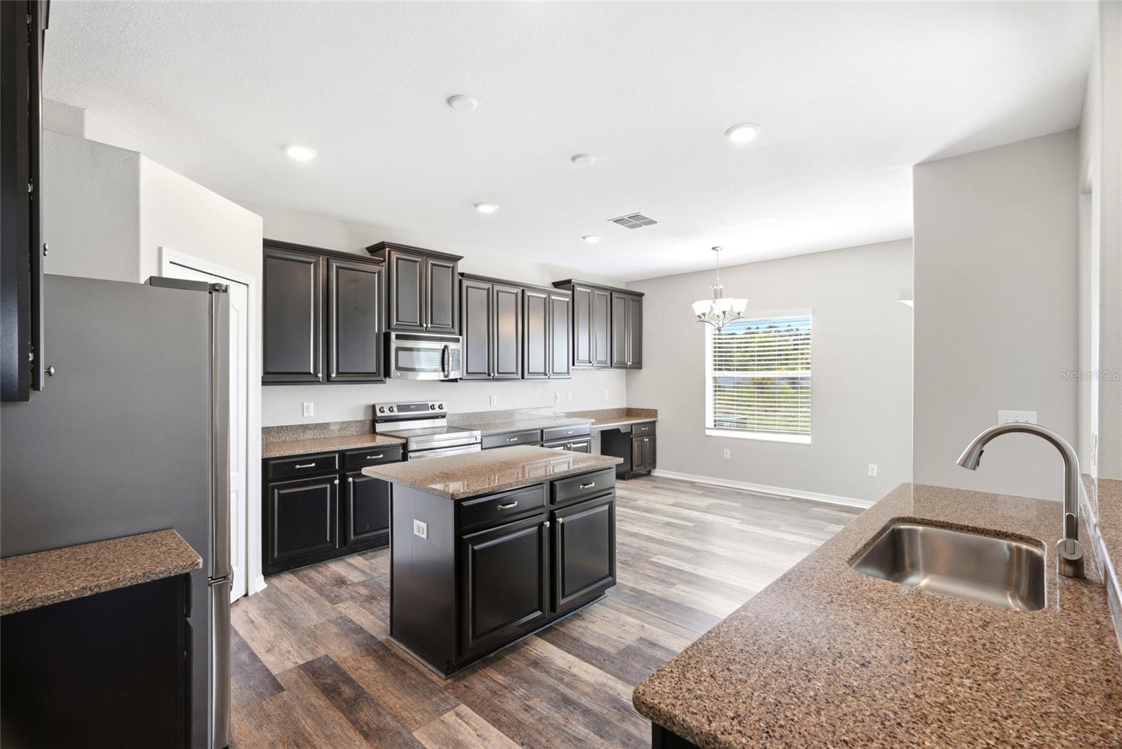 909 MEADOW GLADE DR, RUSKIN, FL — photo 6