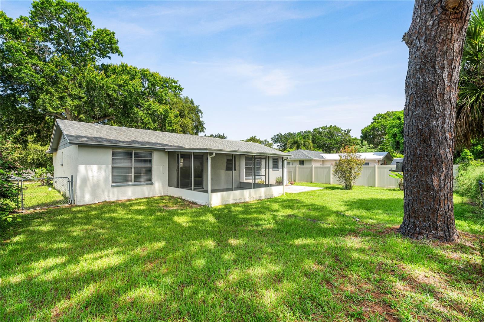 919 PENINSULA RD, TARPON SPRINGS, FL — photo 32