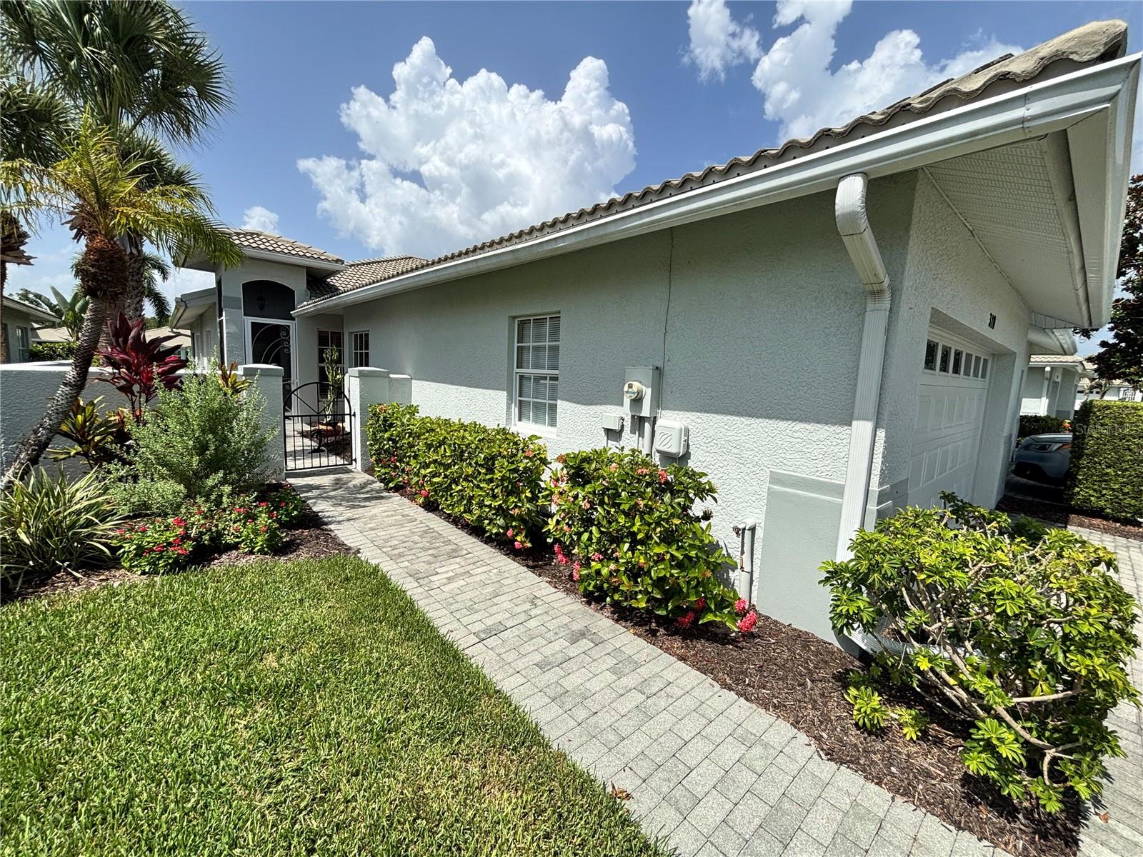 310 RECLINATA CIR, VENICE, FL — photo 2