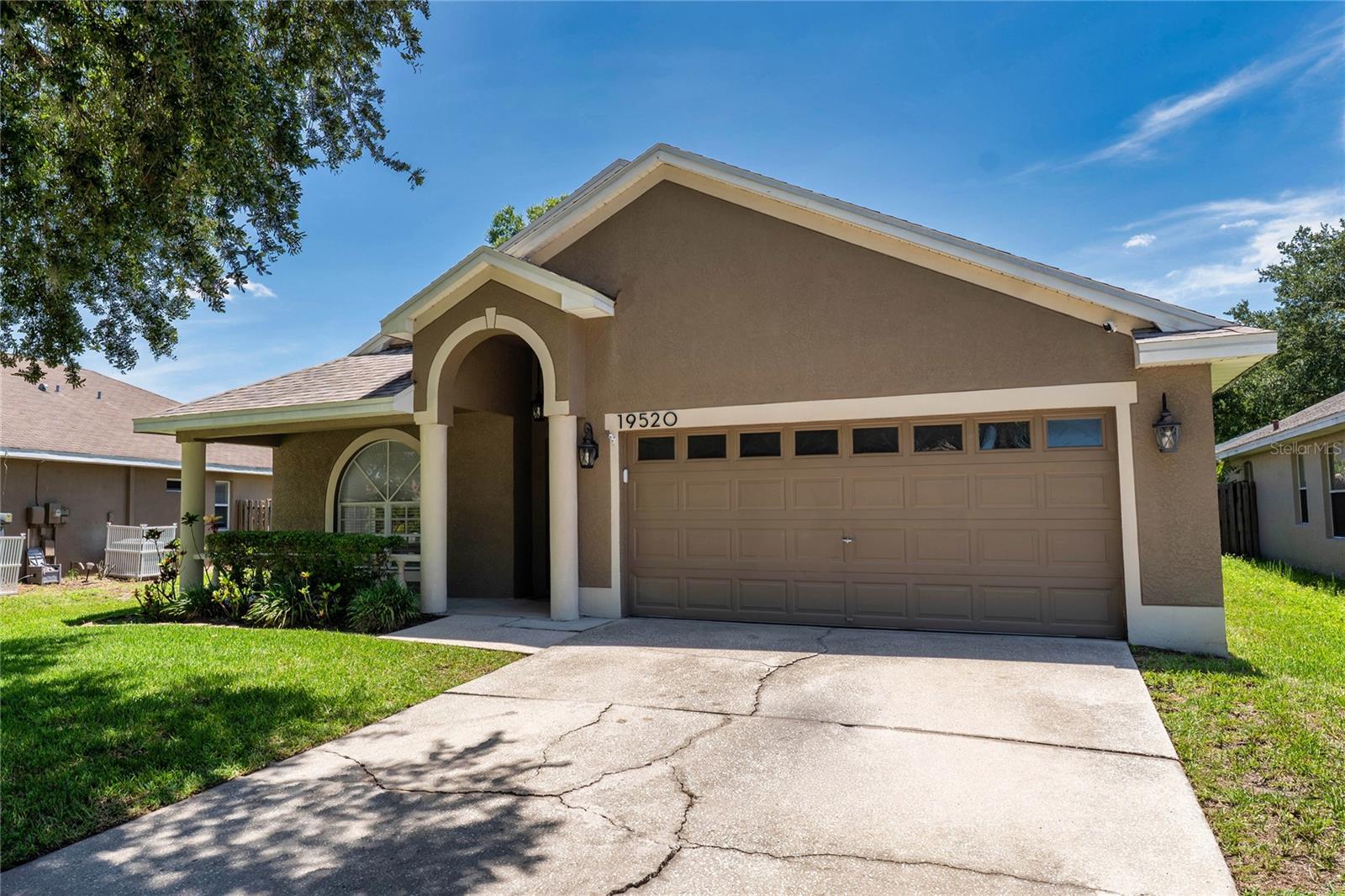 19520 MORDEN BLUSH DR, LUTZ, FL — photo 3