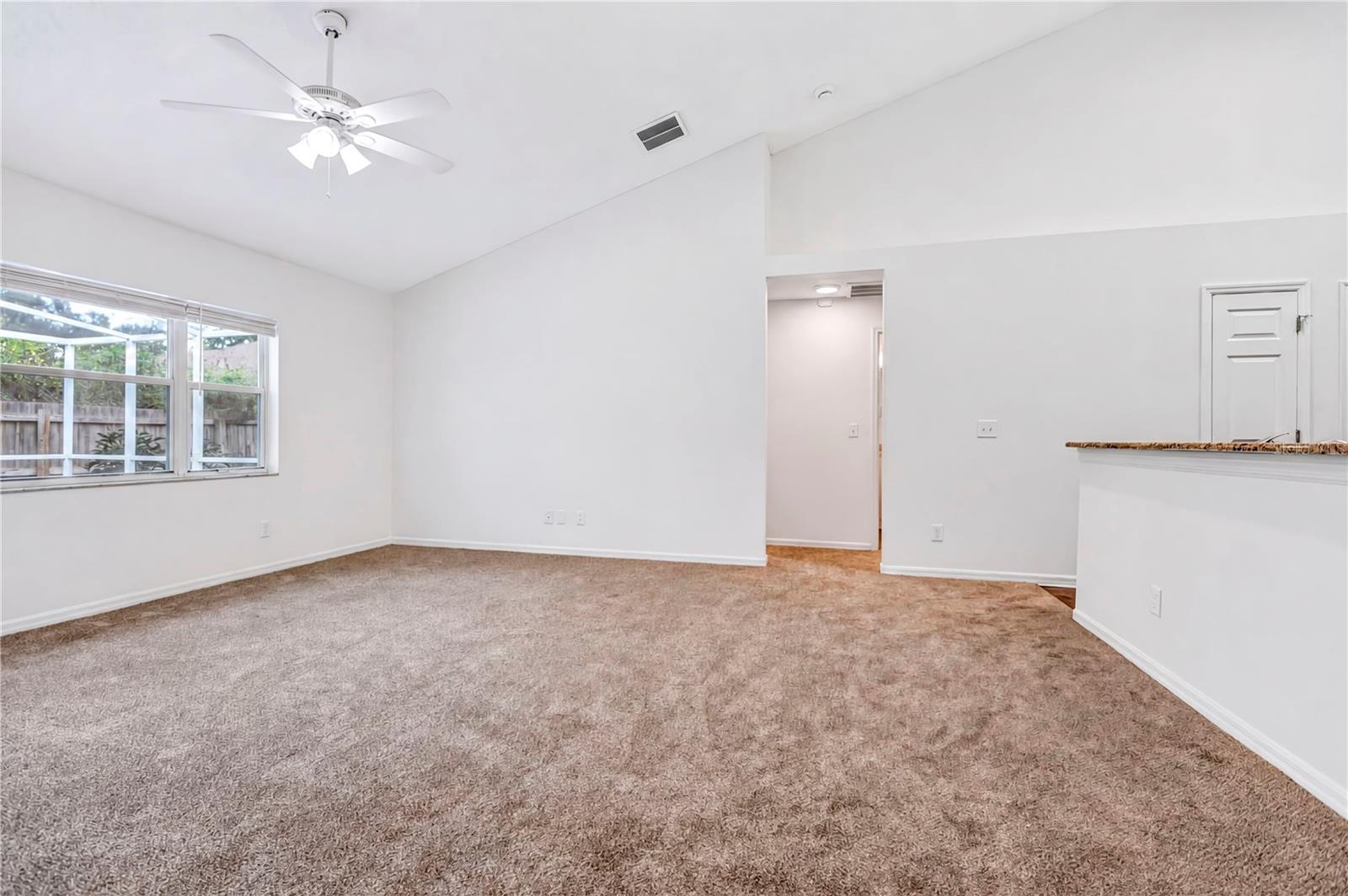 2302 LYNCREST CT, VALRICO, FL — photo 3