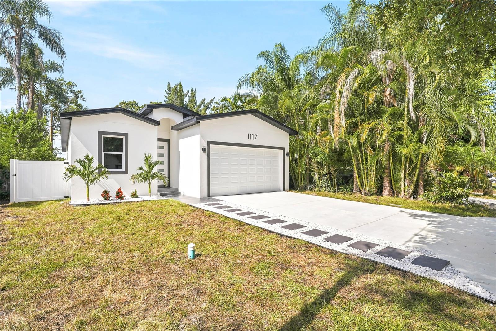 1117 15TH AVE NW, LARGO, FL — photo 3