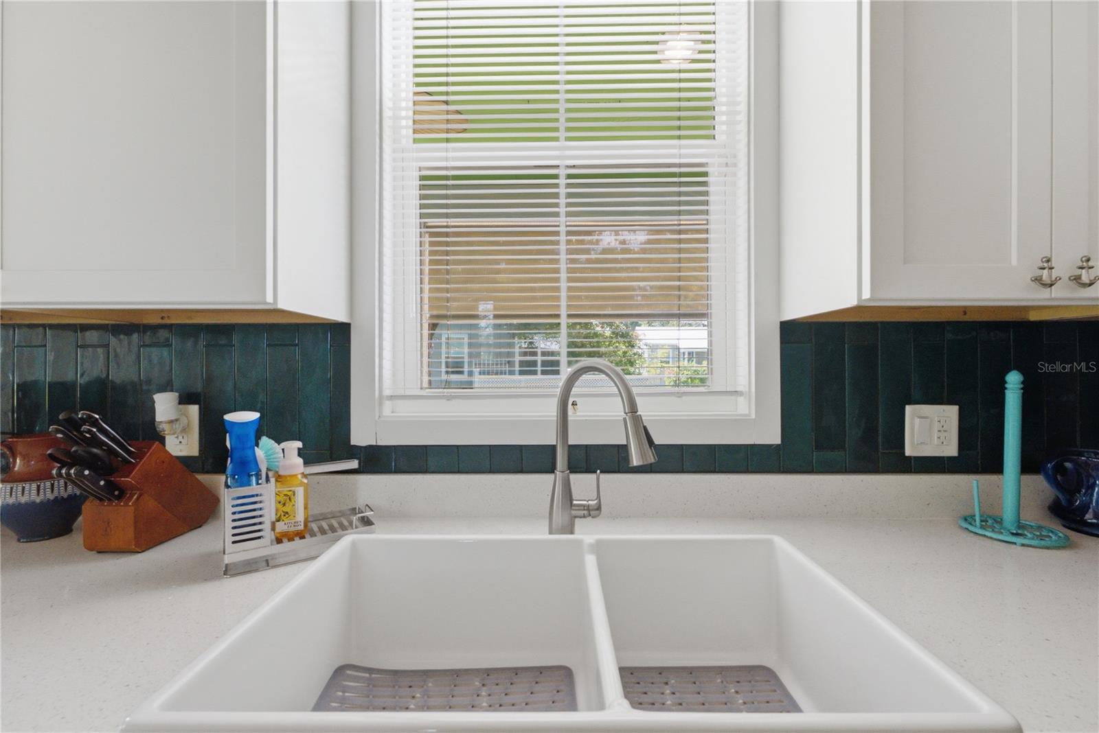 559 18TH ST E, BRADENTON, FL — photo 11