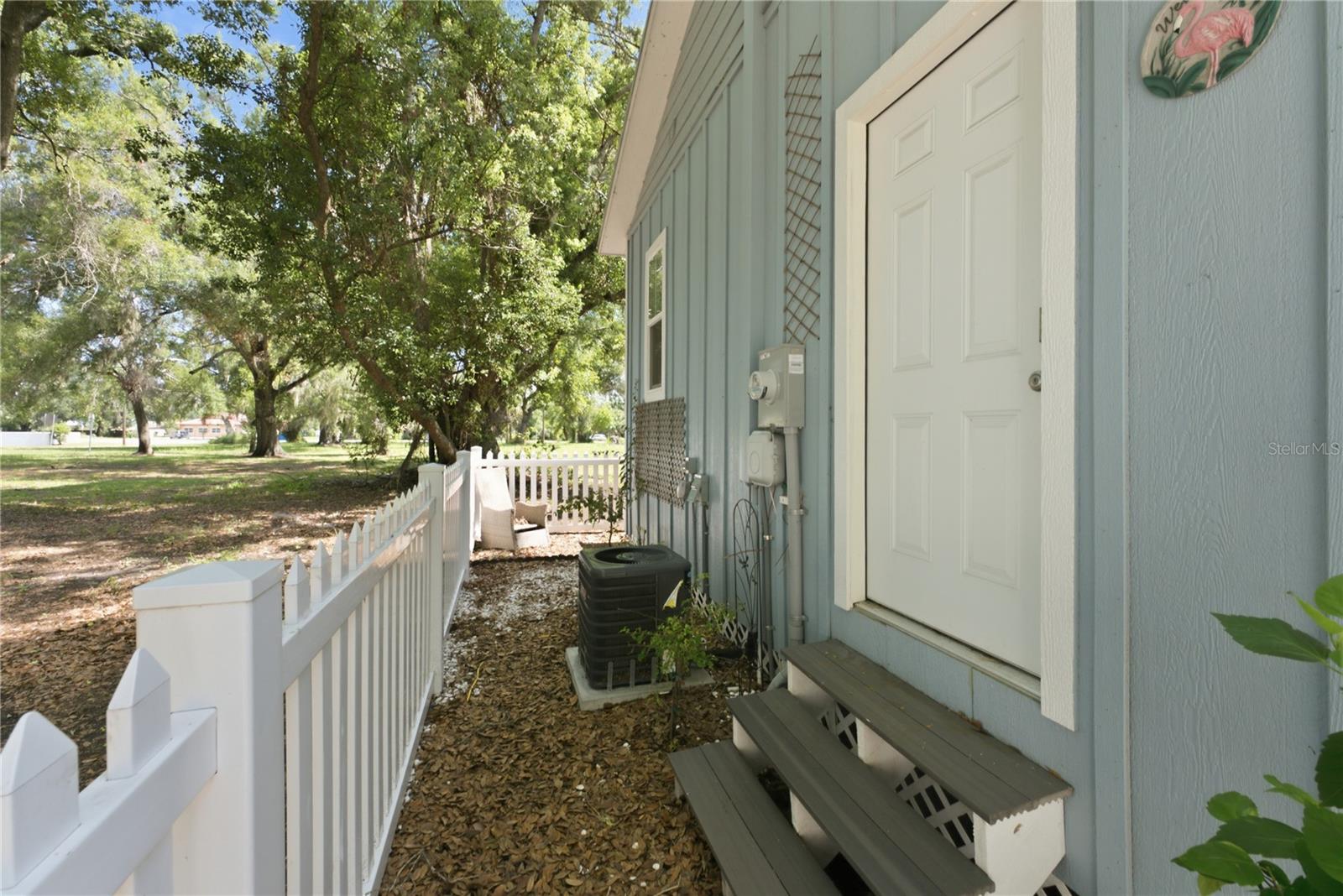 559 18TH ST E, BRADENTON, FL — photo 22