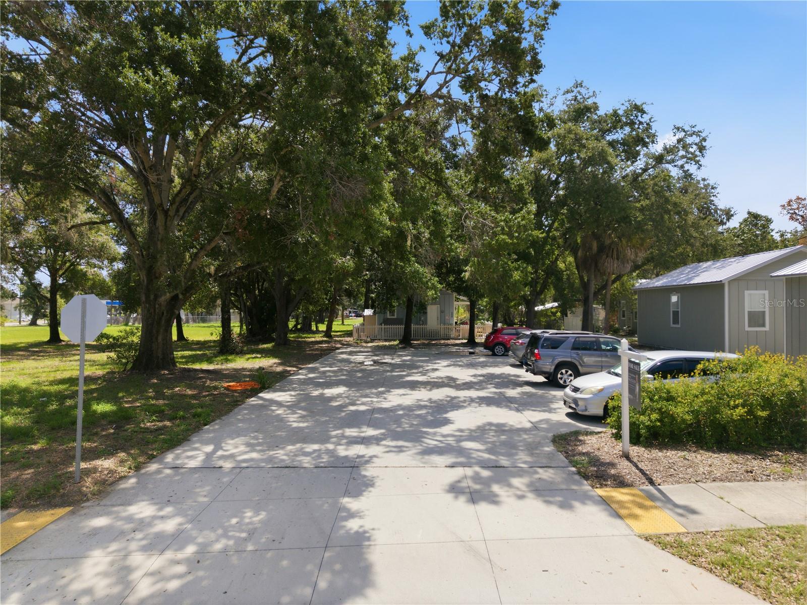 559 18TH ST E, BRADENTON, FL — photo 25