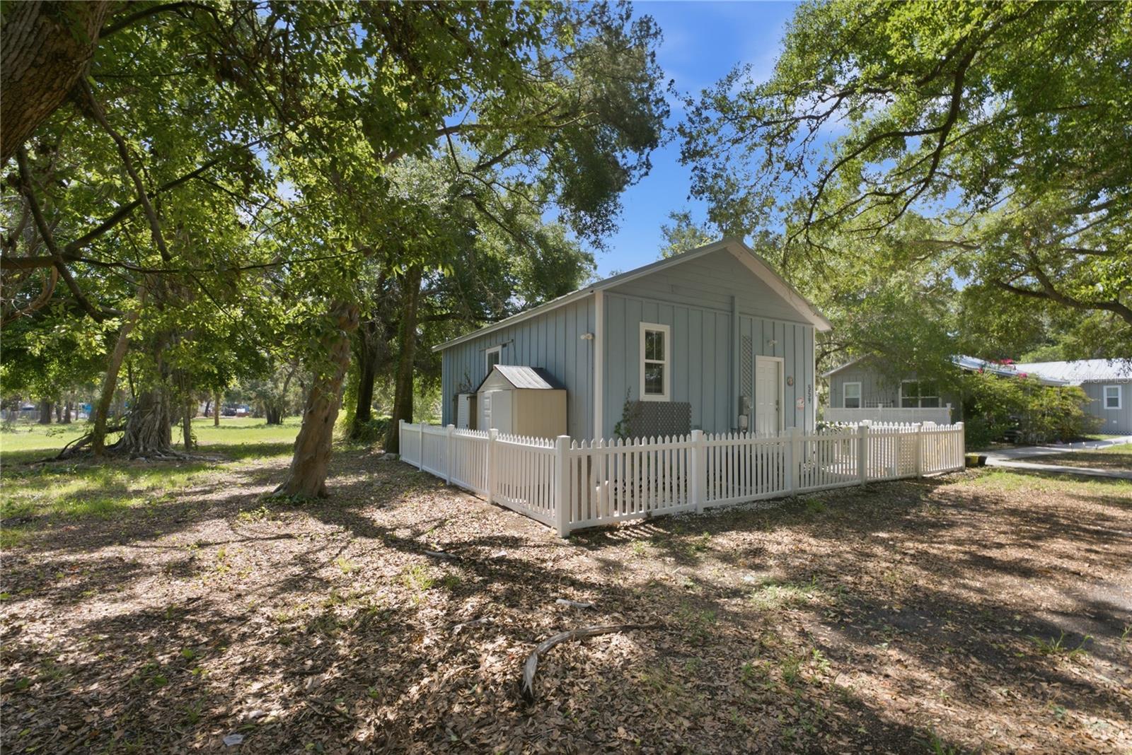 559 18TH ST E, BRADENTON, FL — photo 26