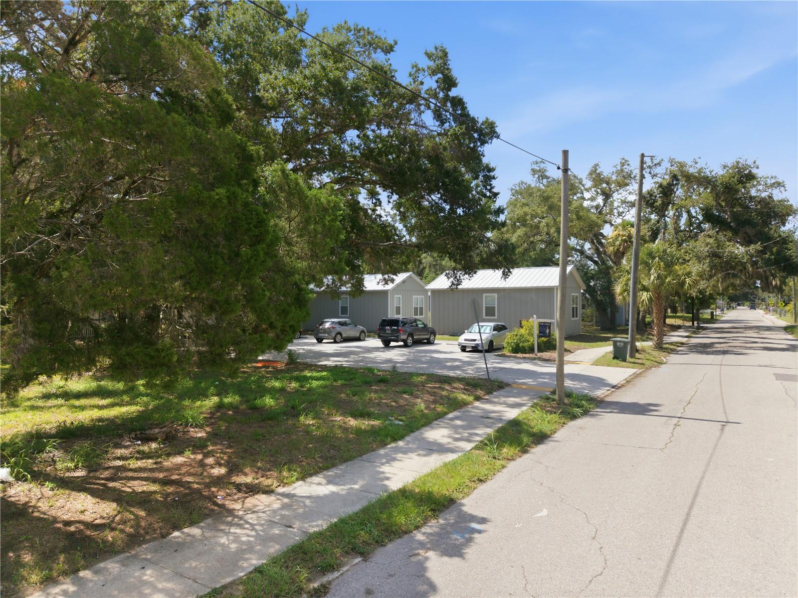 559 18TH ST E, BRADENTON, FL — photo 31
