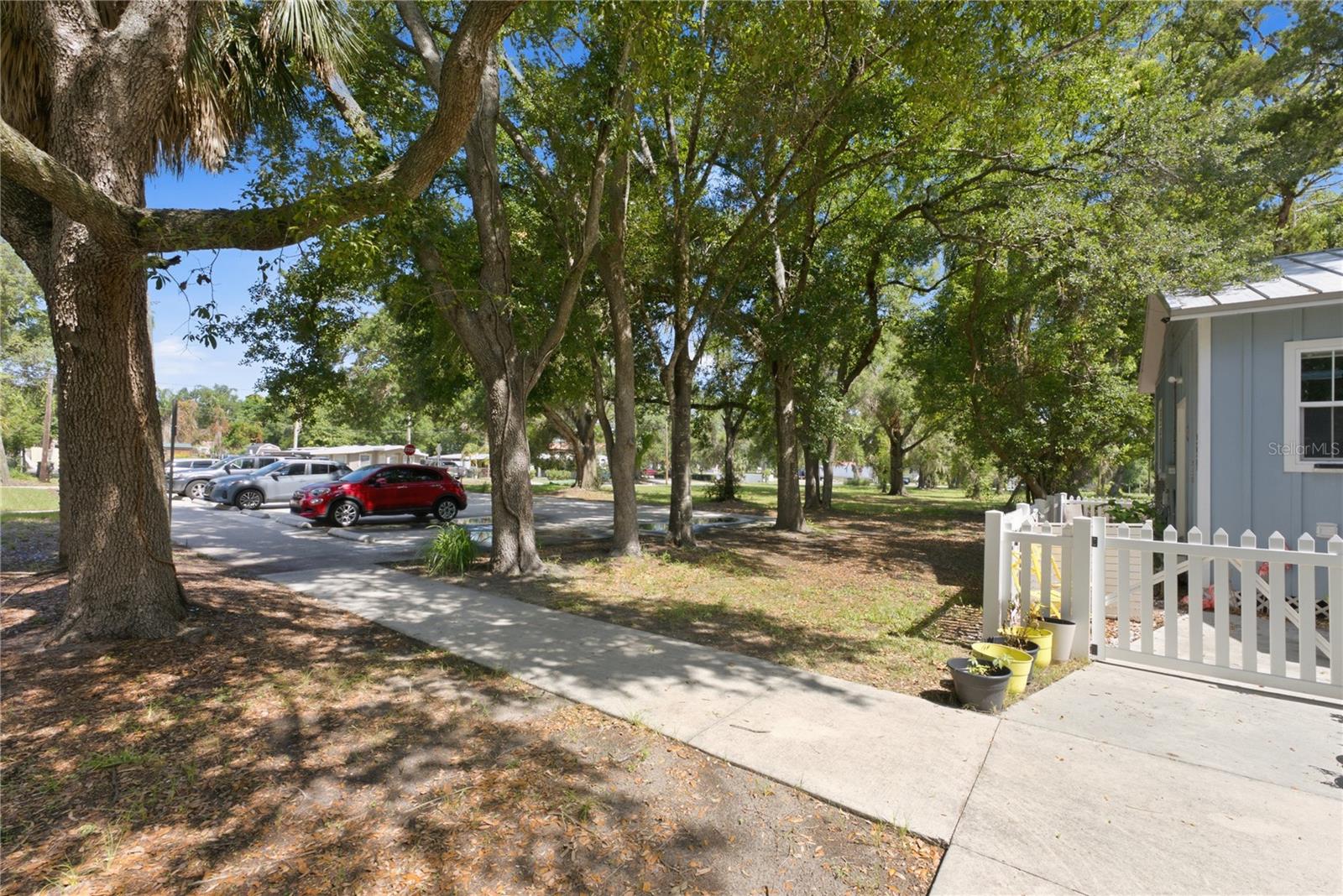 559 18TH ST E, BRADENTON, FL — photo 32