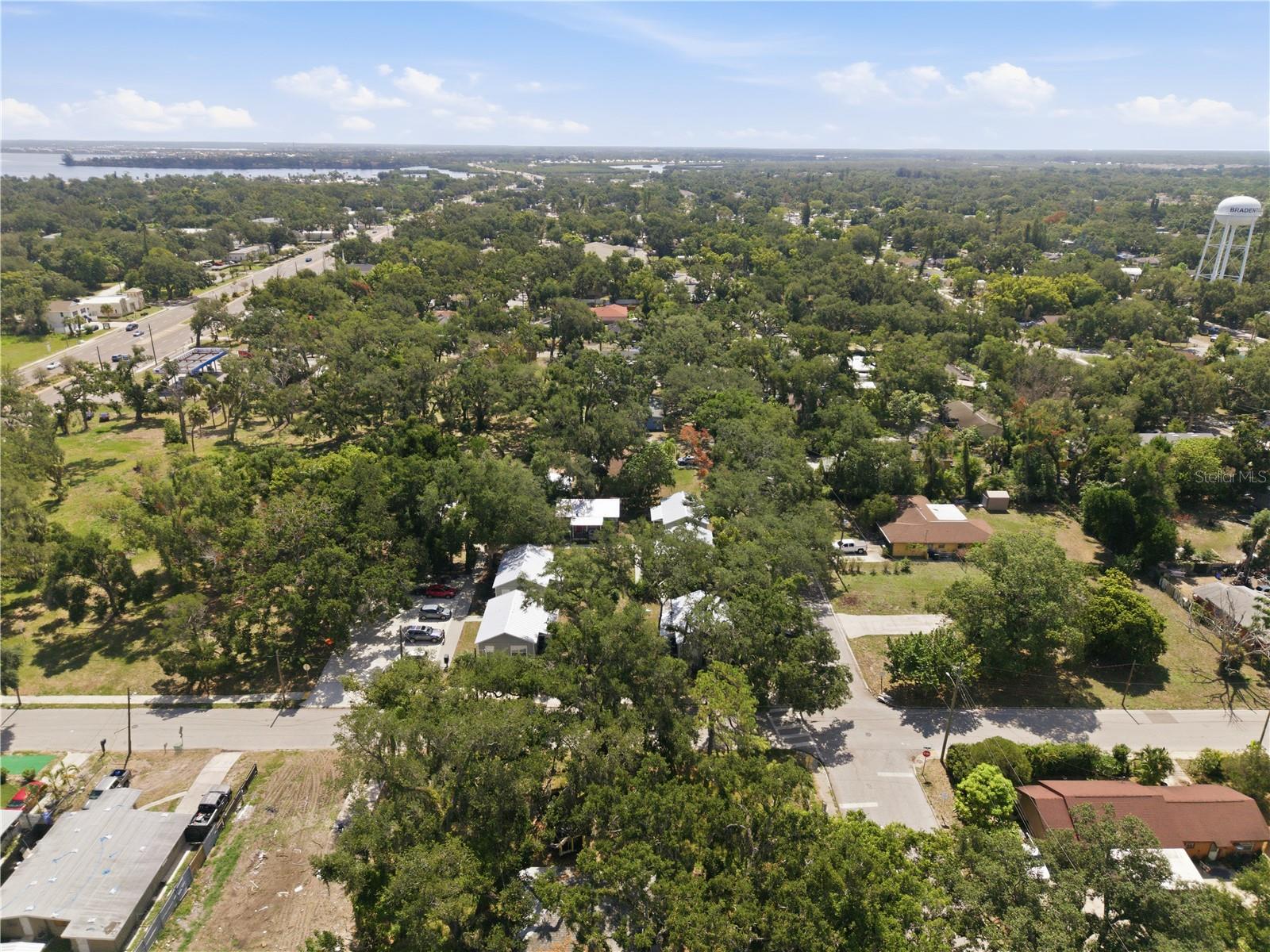 559 18TH ST E, BRADENTON, FL — photo 34