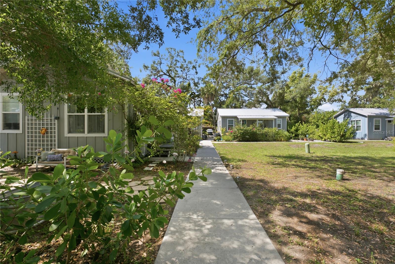 559 18TH ST E, BRADENTON, FL — photo 41