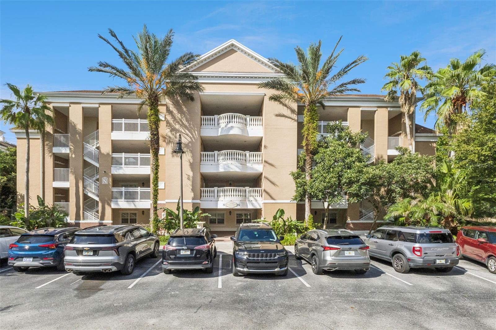 1112 SUNSET VIEW CIR #203, KISSIMMEE, FL