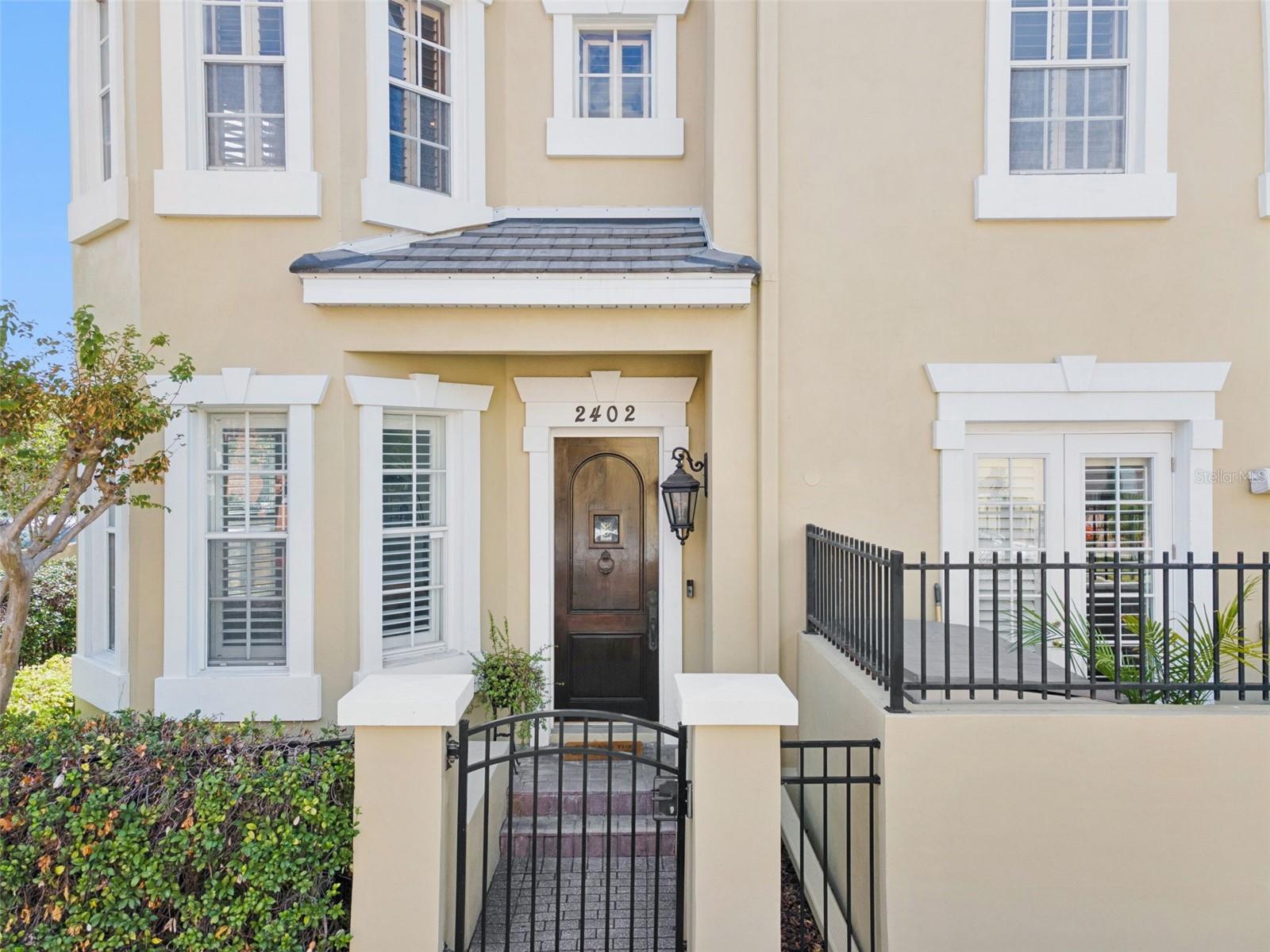 2402 VICTORIA GARDENS LN, TAMPA, FL — photo 3