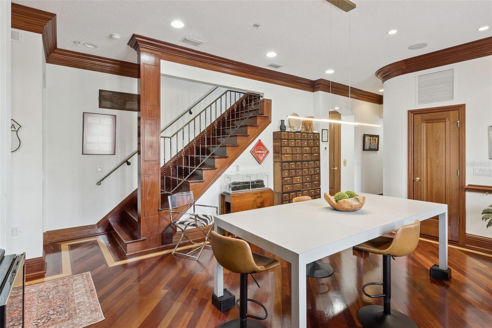 2402 VICTORIA GARDENS LN, TAMPA, FL — photo 9