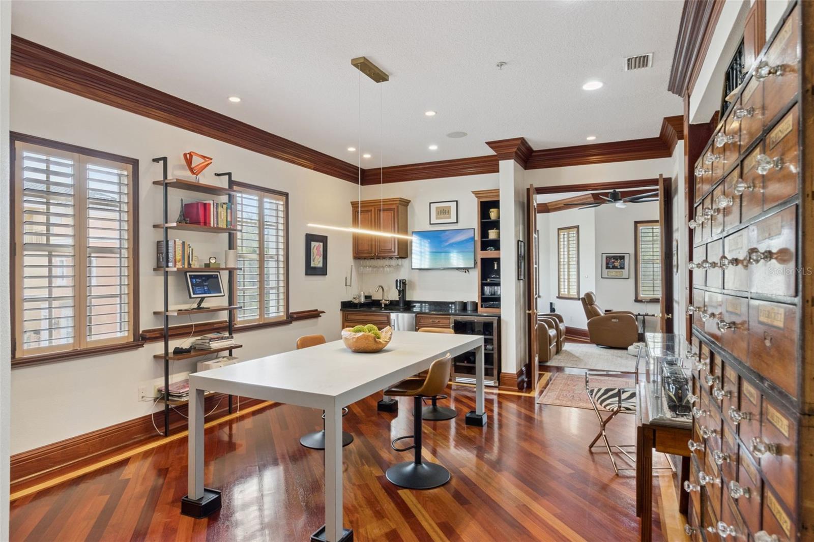 2402 VICTORIA GARDENS LN, TAMPA, FL — photo 12