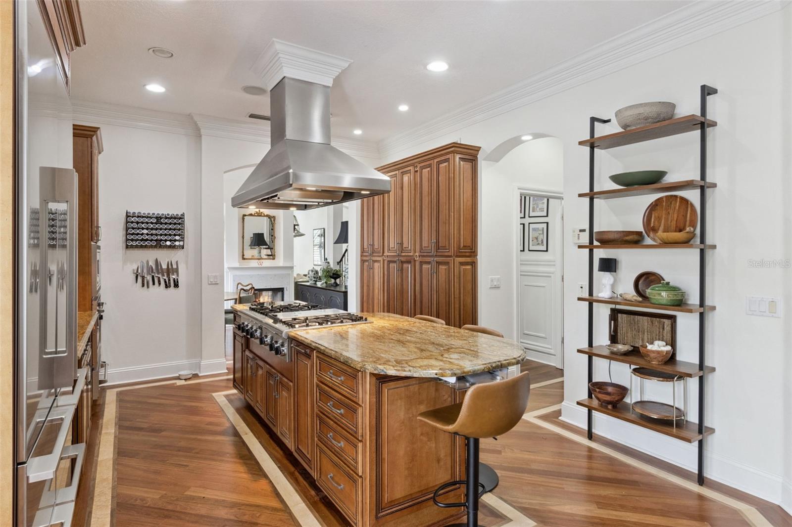 2402 VICTORIA GARDENS LN, TAMPA, FL — photo 16