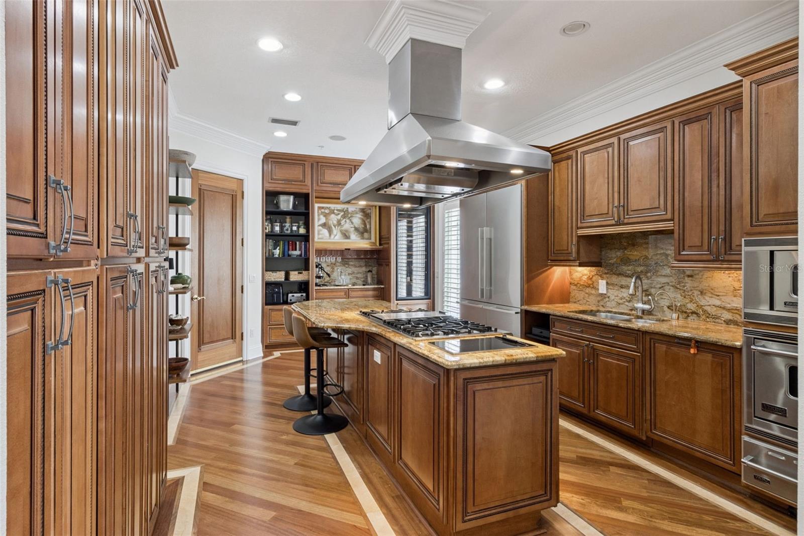 2402 VICTORIA GARDENS LN, TAMPA, FL — photo 21