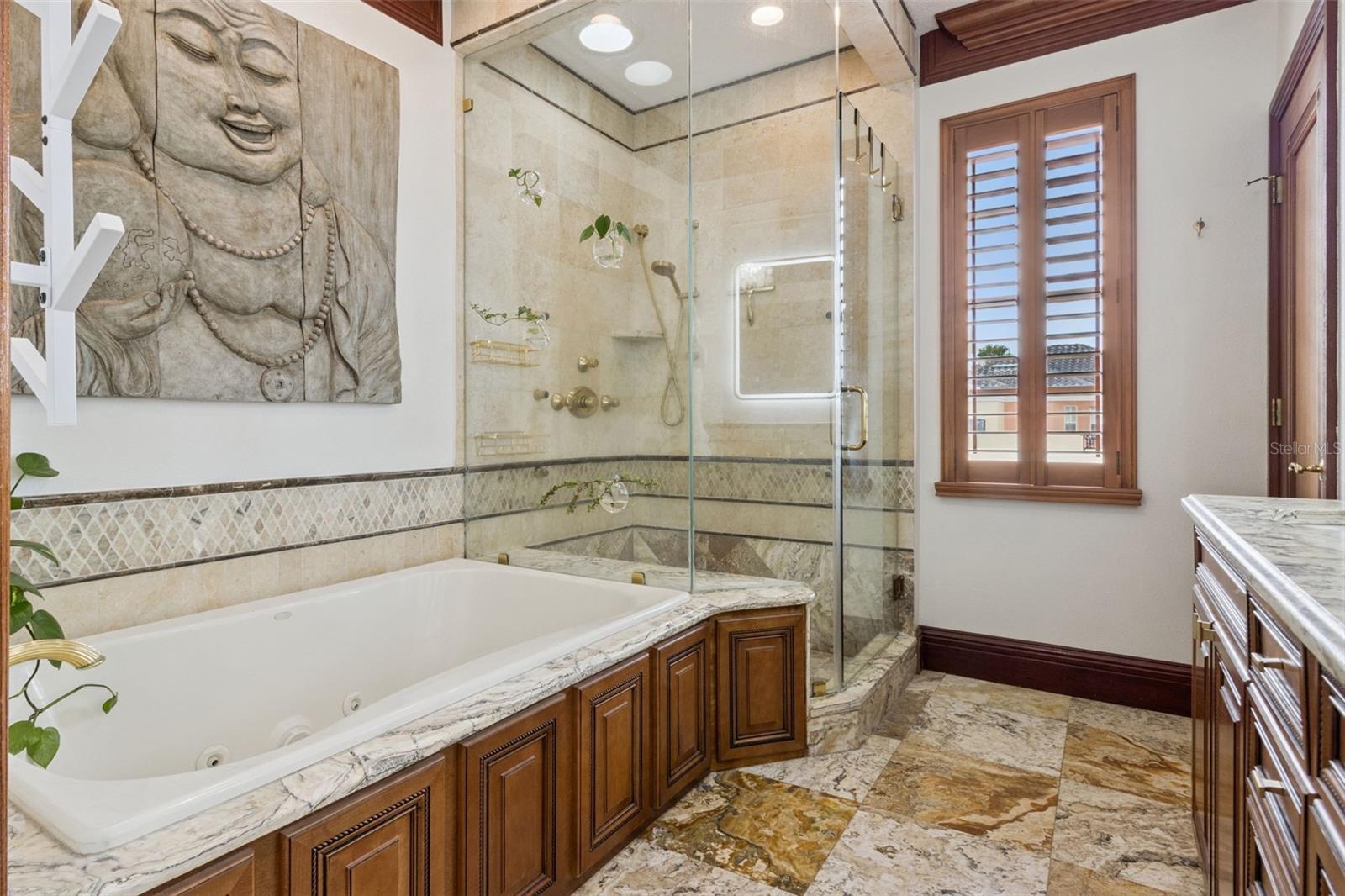 2402 VICTORIA GARDENS LN, TAMPA, FL — photo 31