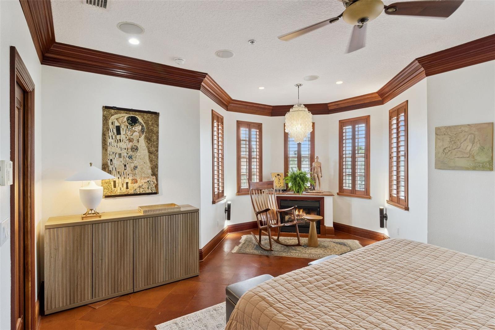 2402 VICTORIA GARDENS LN, TAMPA, FL — photo 35