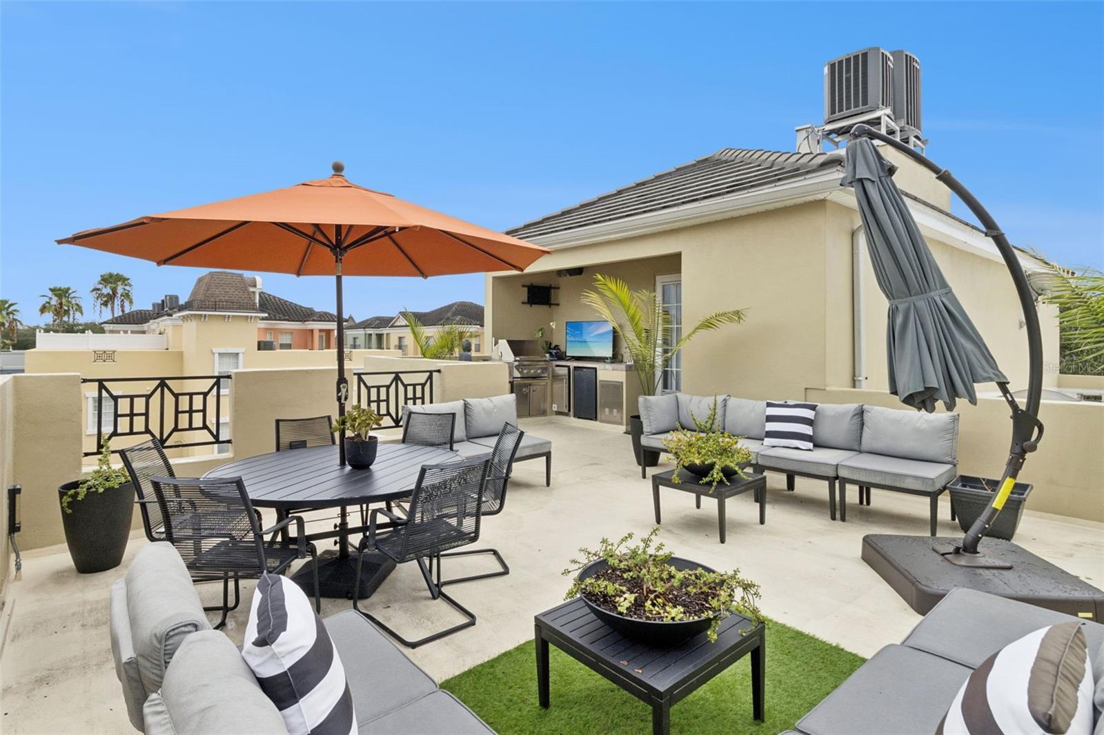 2402 VICTORIA GARDENS LN, TAMPA, FL — photo 47