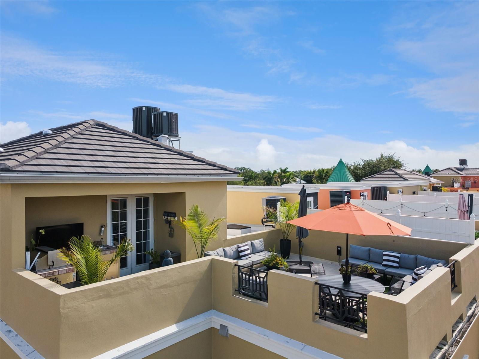 2402 VICTORIA GARDENS LN, TAMPA, FL — photo 51