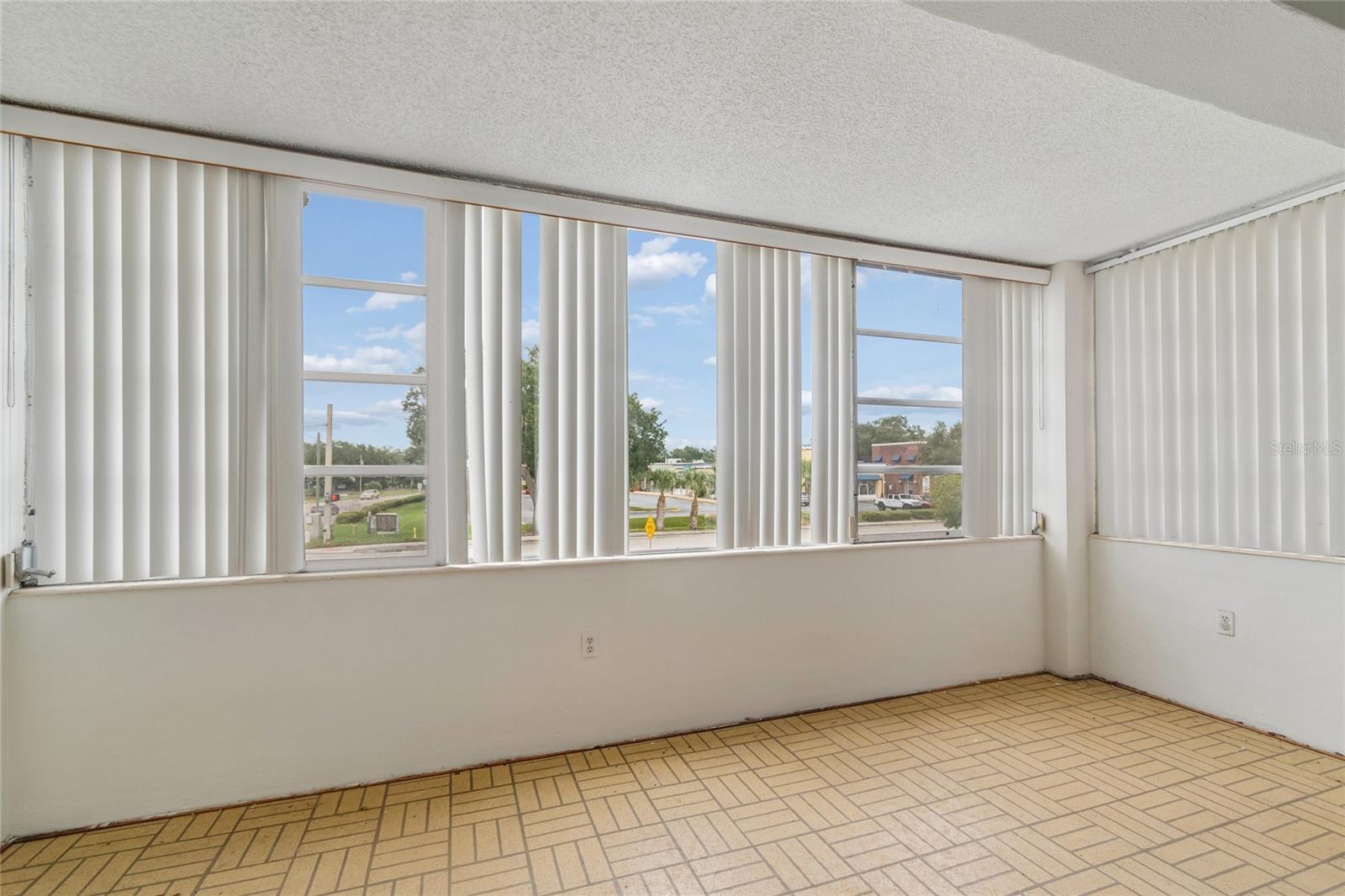 1900 68TH ST N #210, ST PETERSBURG, FL — photo 12
