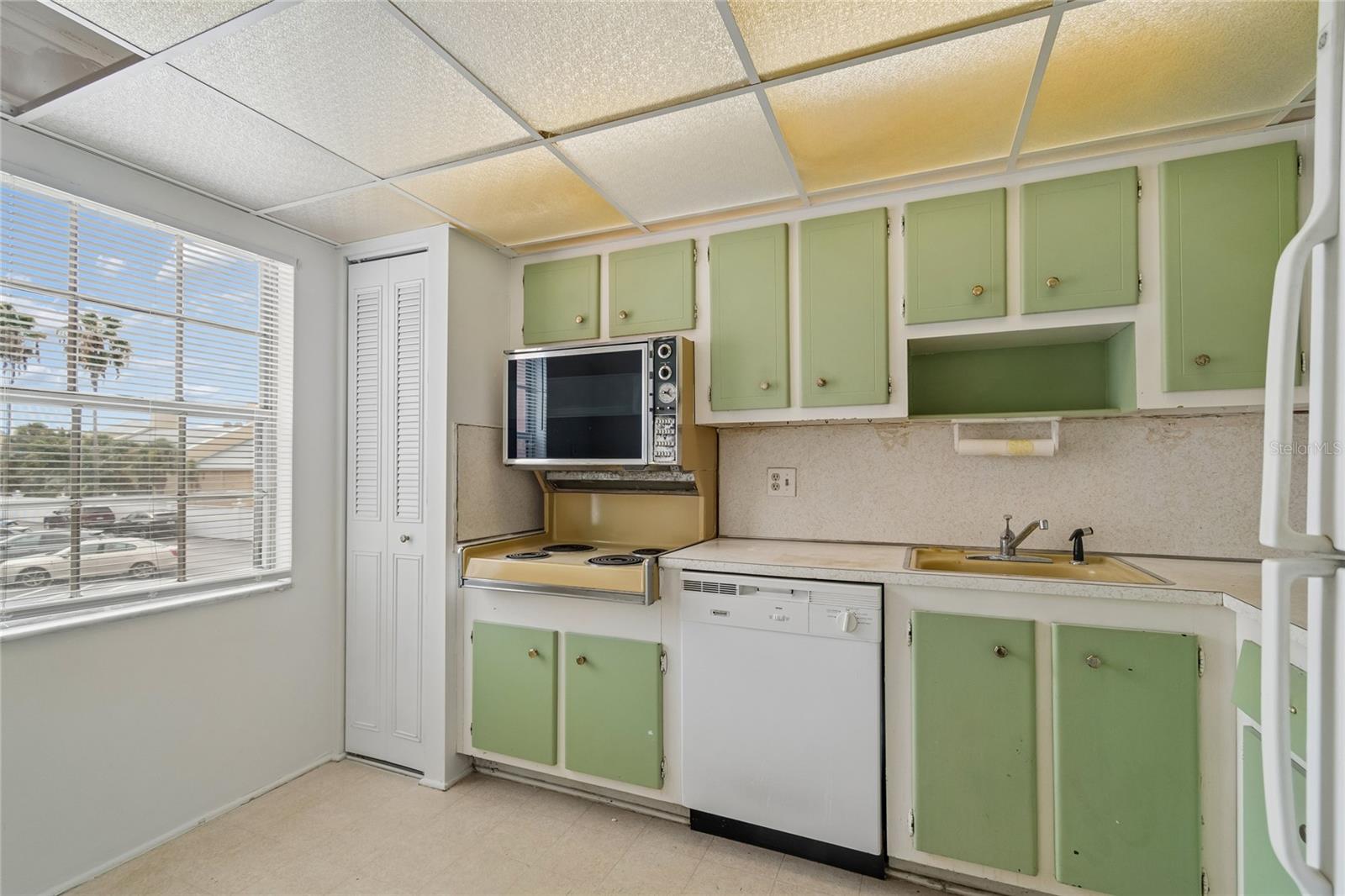 1900 68TH ST N #210, ST PETERSBURG, FL — photo 17