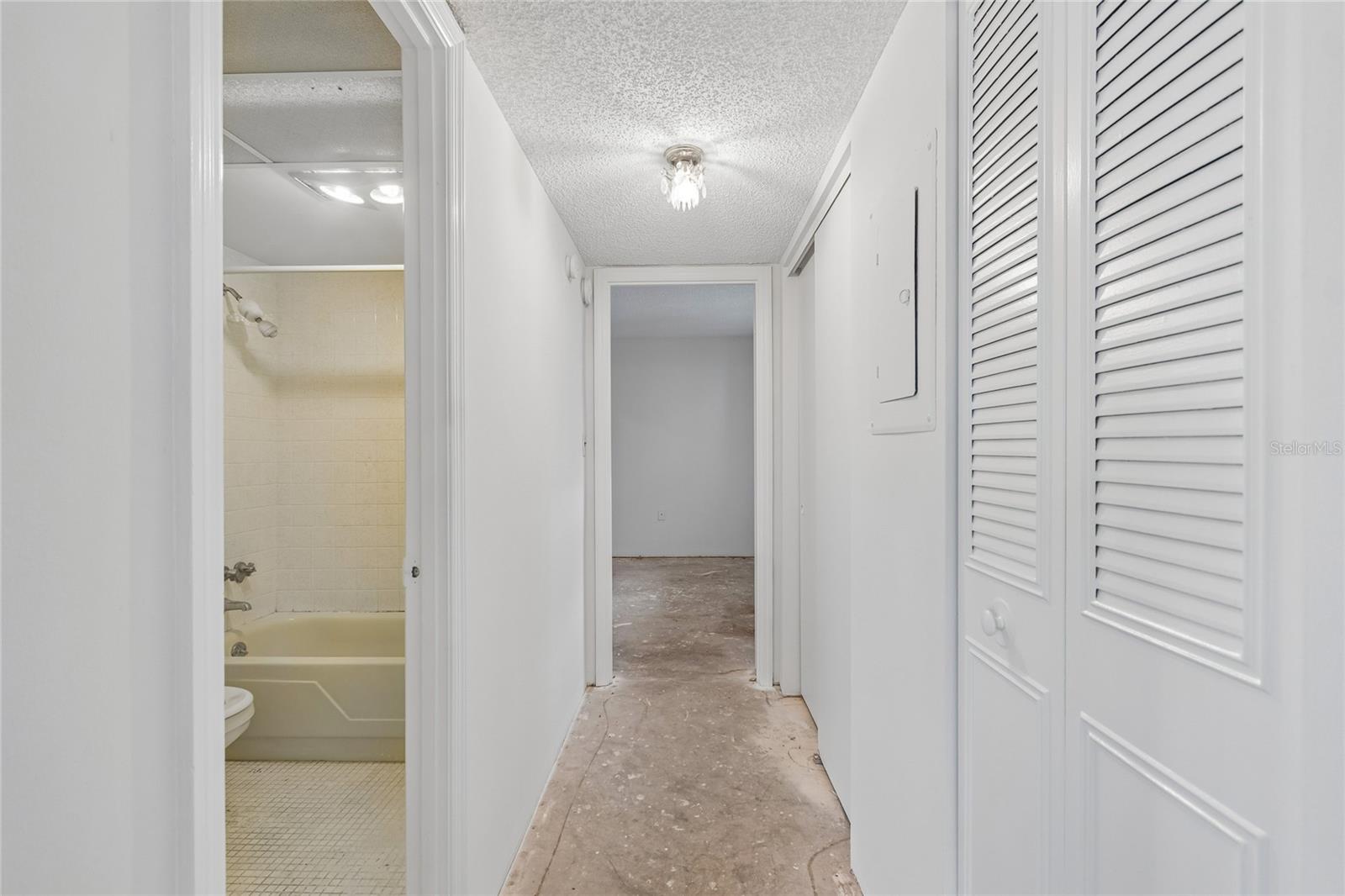 1900 68TH ST N #210, ST PETERSBURG, FL — photo 31