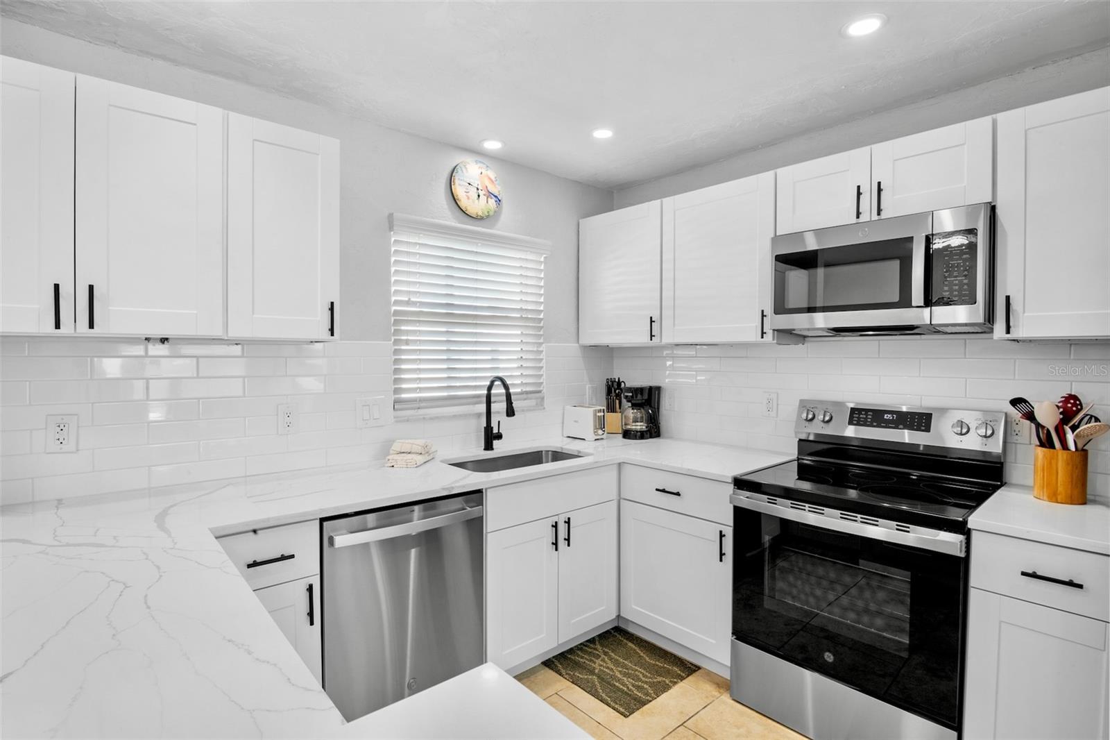 5830 MIDNIGHT PASS RD #93, SARASOTA, FL — photo 2