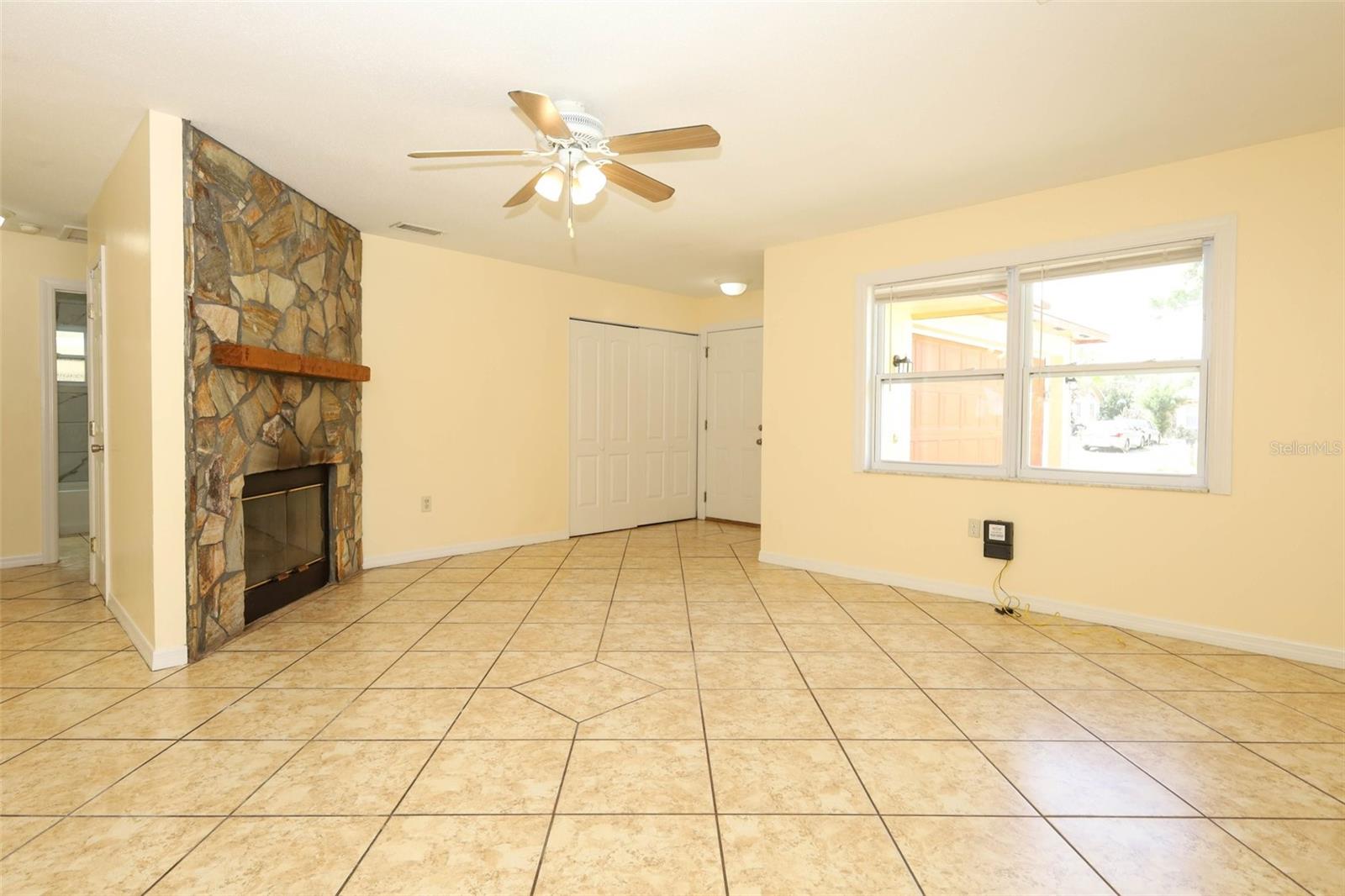 586 TULANE DR, ALTAMONTE SPRINGS, FL — photo 3