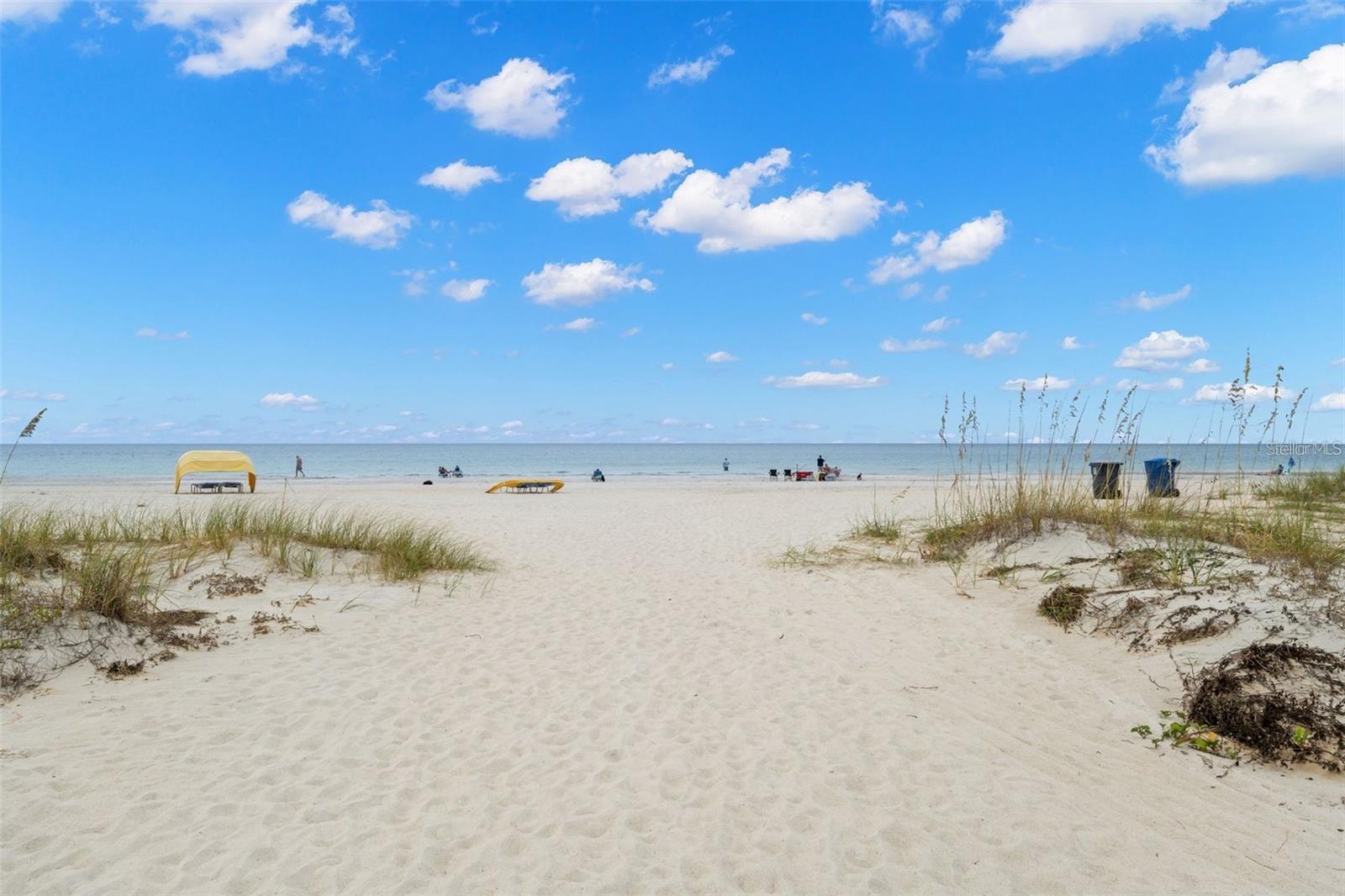 11500 GULF BLVD #304, TREASURE ISLAND, FL — photo 2