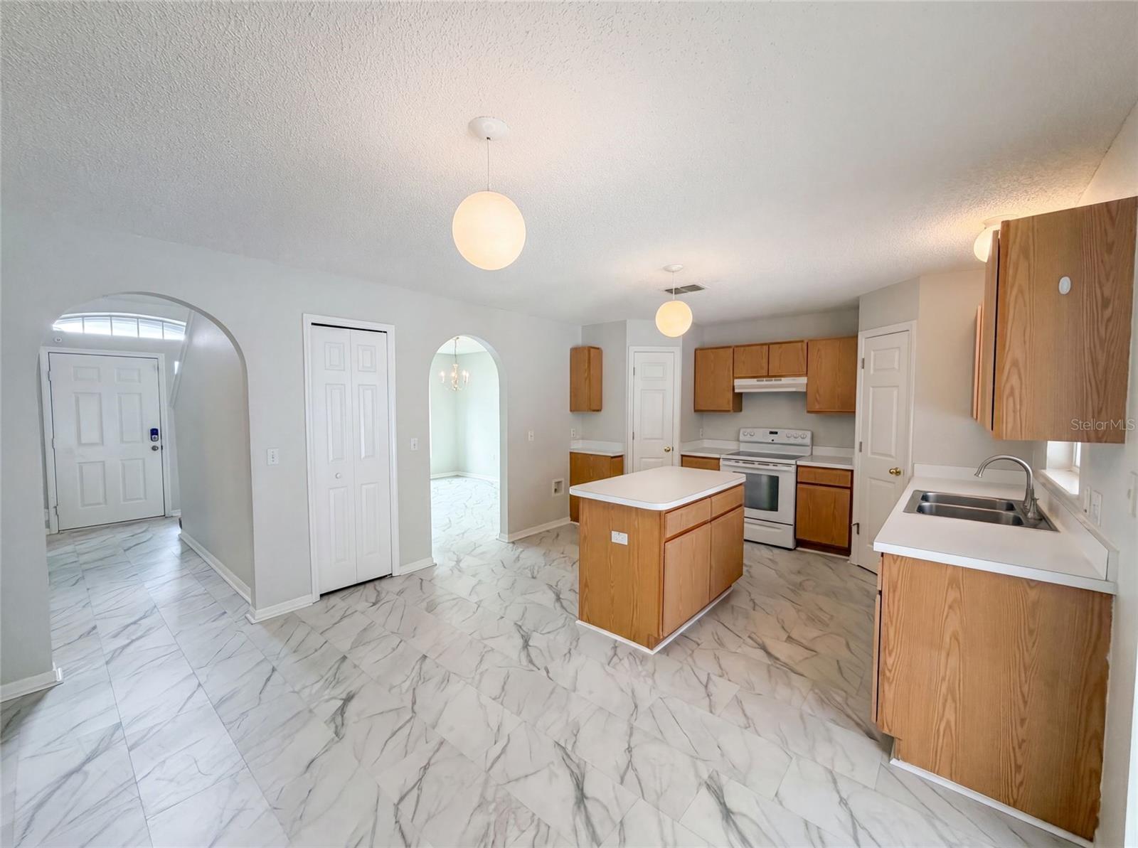 5191 QUINTILIS ST, SPRING HILL, FL — photo 2