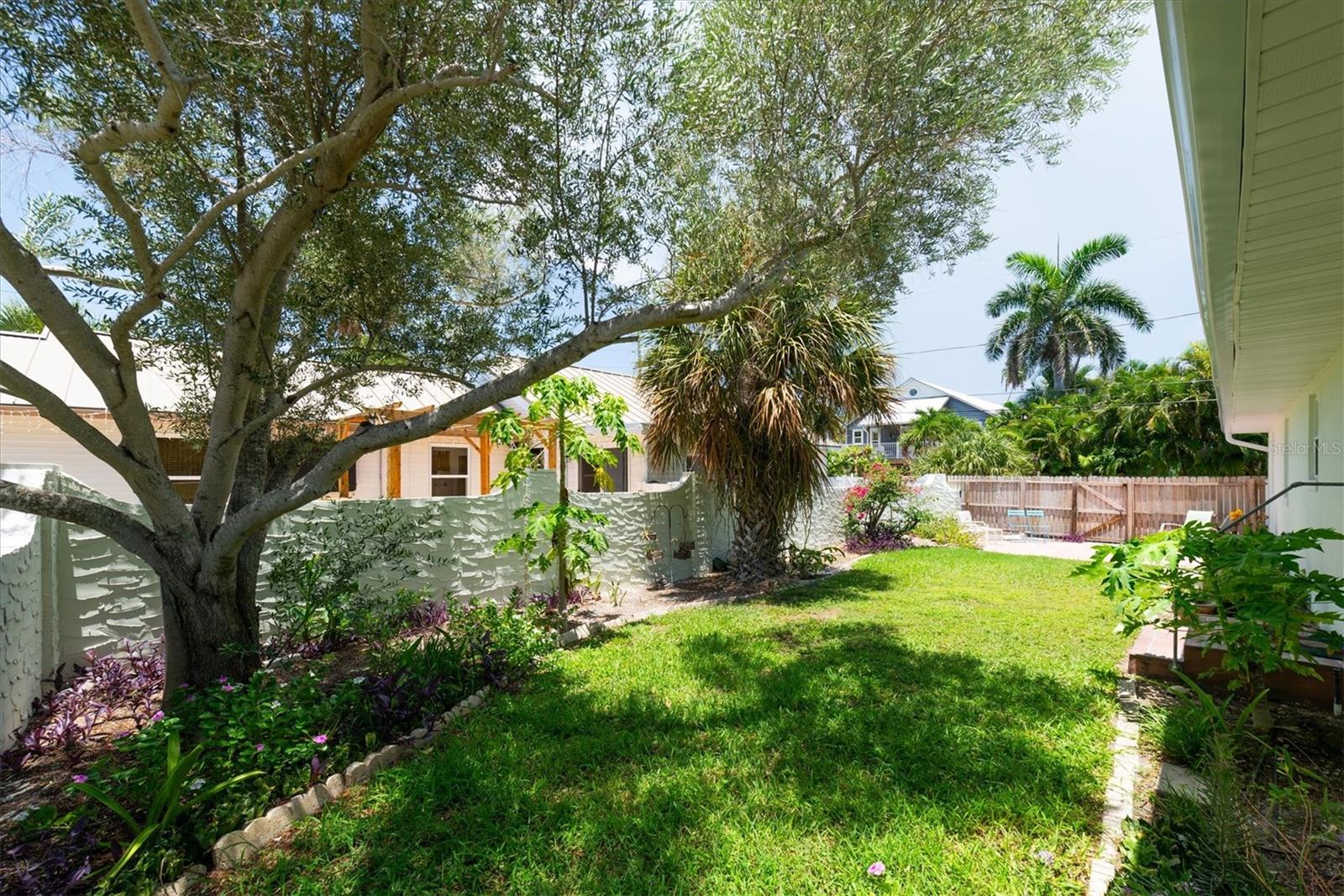 150 42ND AVE, ST PETE BEACH, FL — photo 43