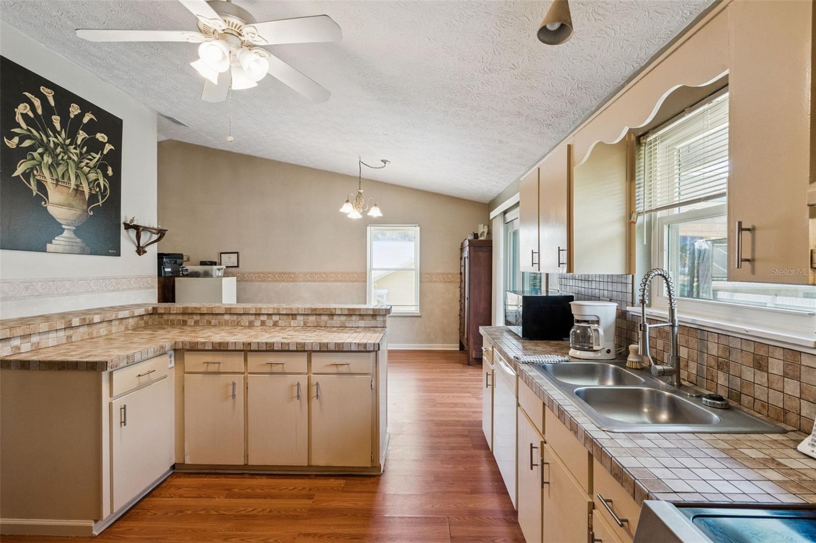 1869 KINGS POINT BLVD, KISSIMMEE, FL — photo 11