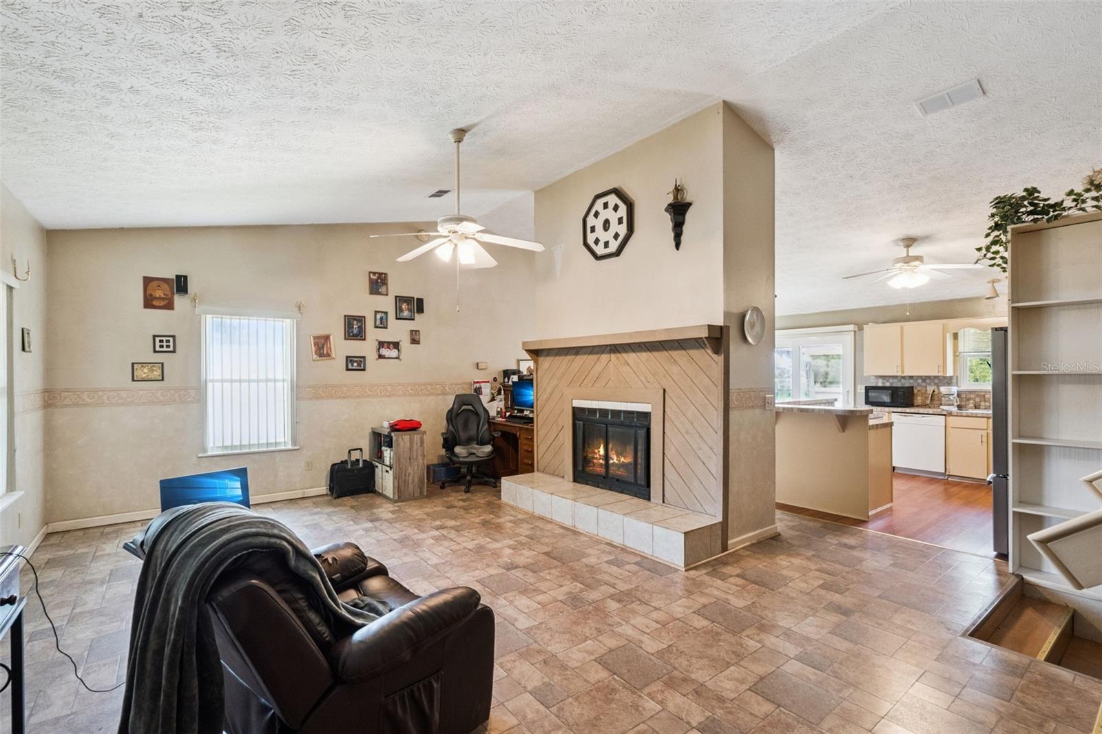 1869 KINGS POINT BLVD, KISSIMMEE, FL — photo 14