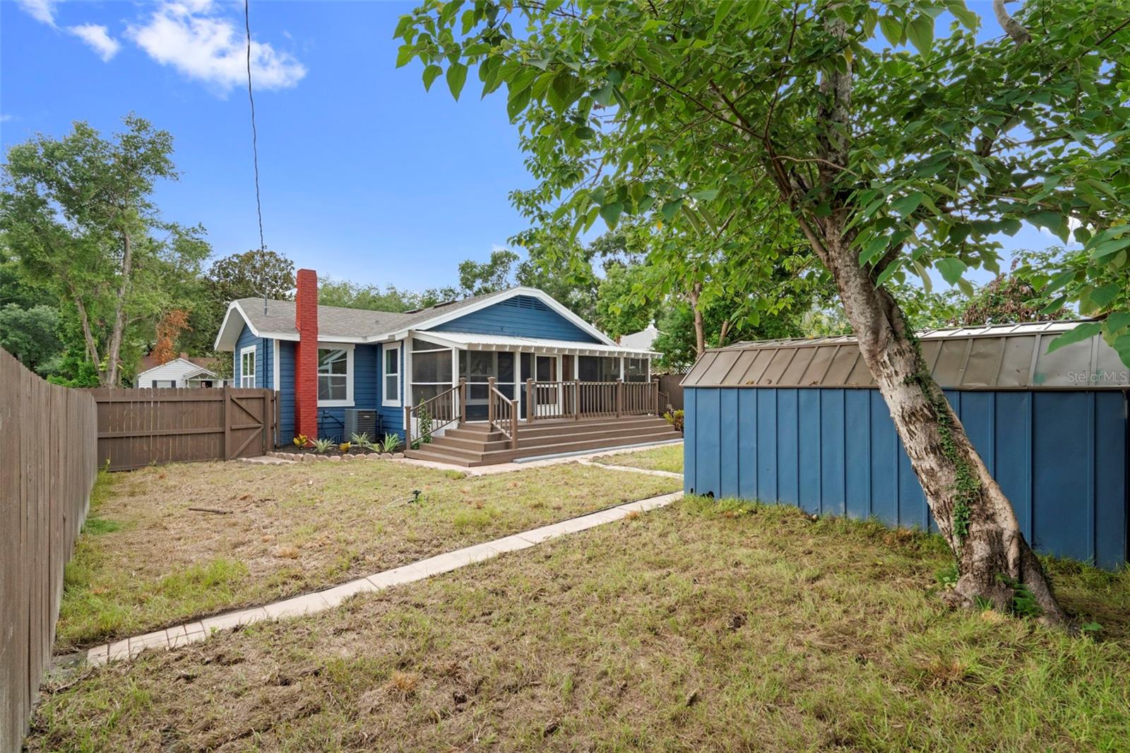 6005 N ORANGE BLOSSOM AVE, TAMPA, FL — photo 37