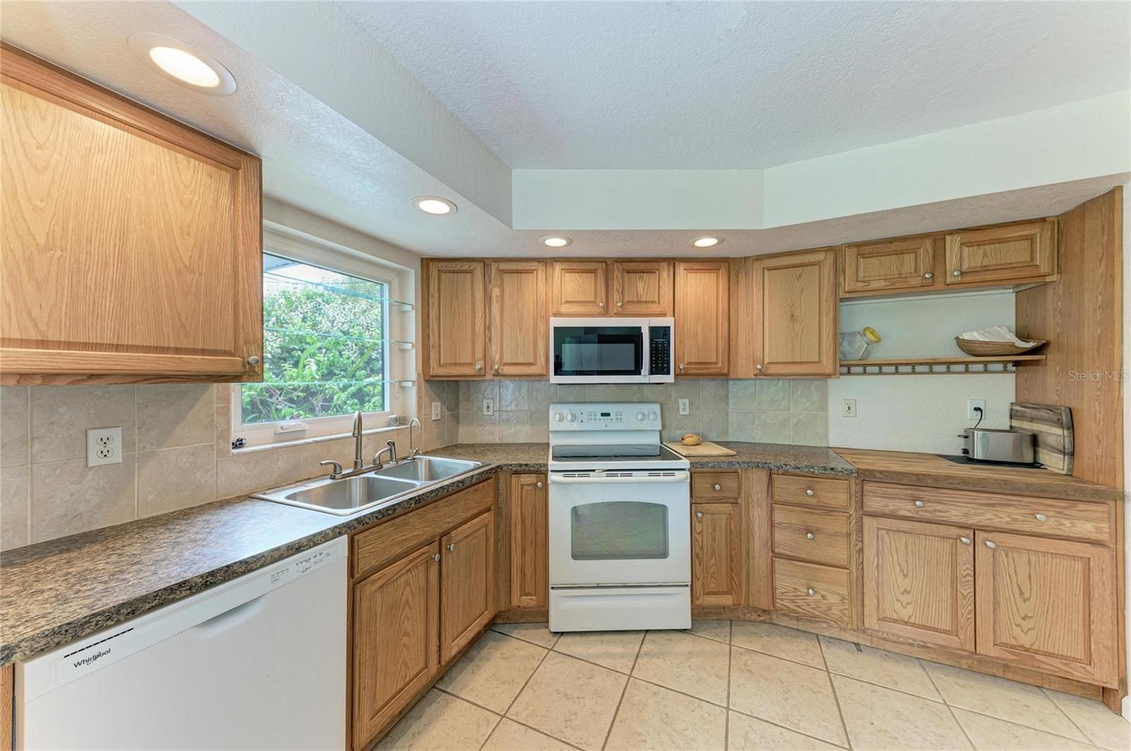 2751 OYSTER CREEK DR, ENGLEWOOD, FL — photo 10