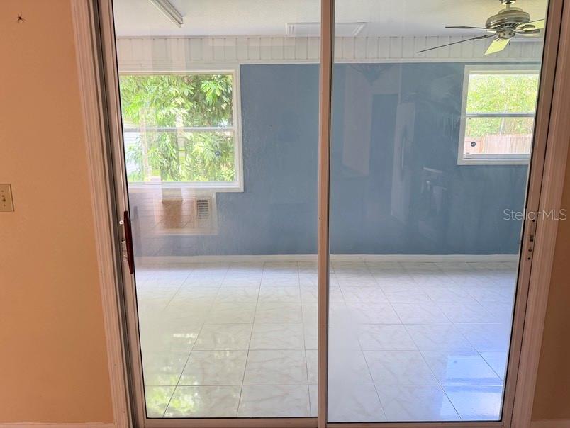 12721 N OLA AVE, TAMPA, FL — photo 8